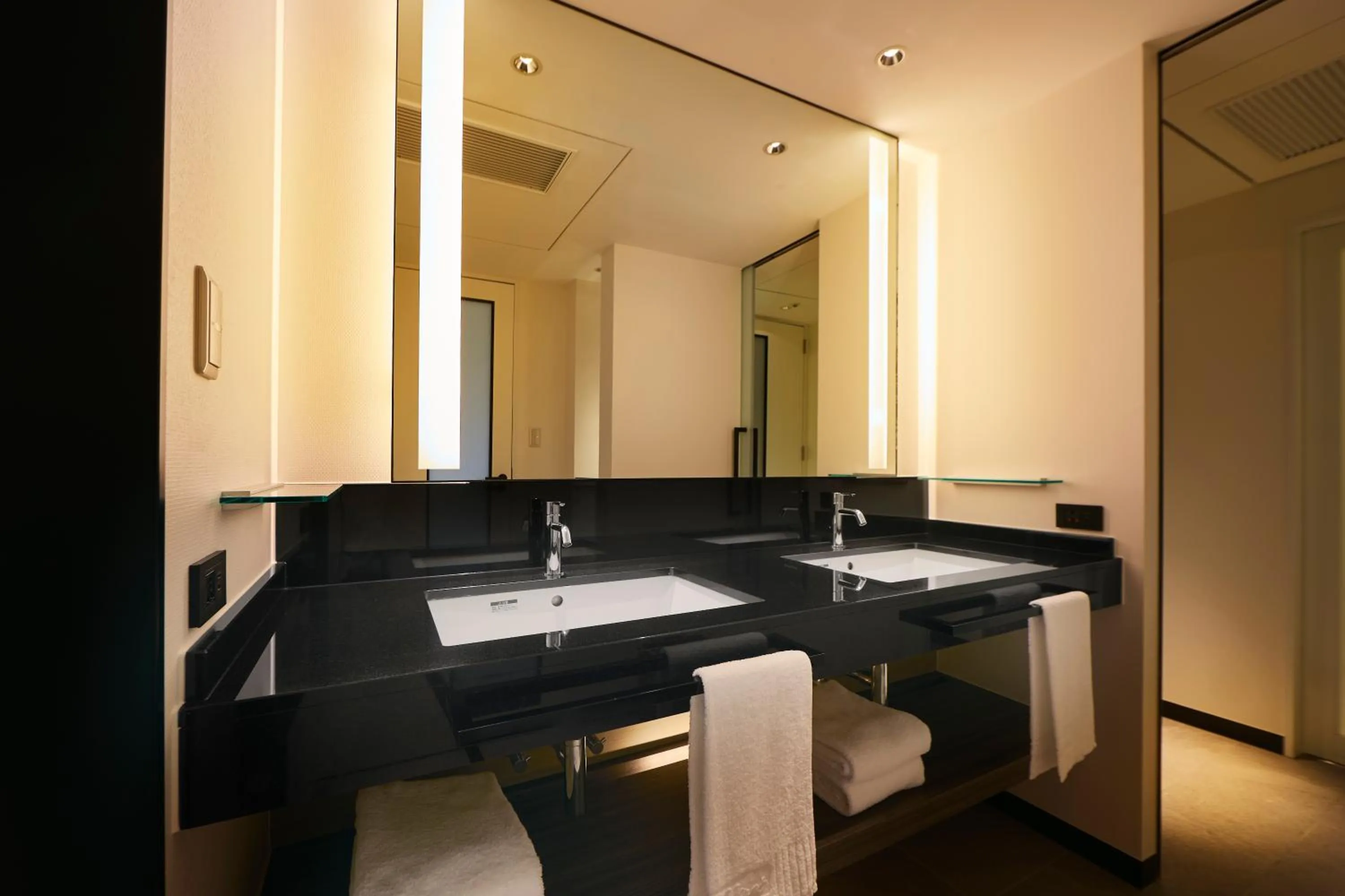 Bathroom in Hotel New Otani Osaka