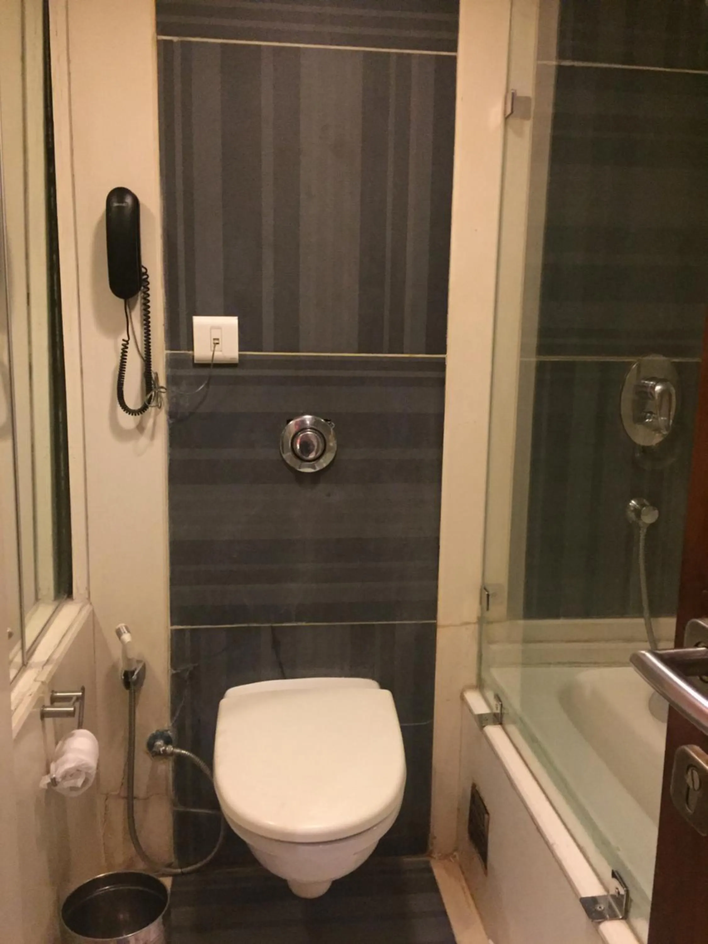 Bathroom in Hotel Aura Near Connaught Place