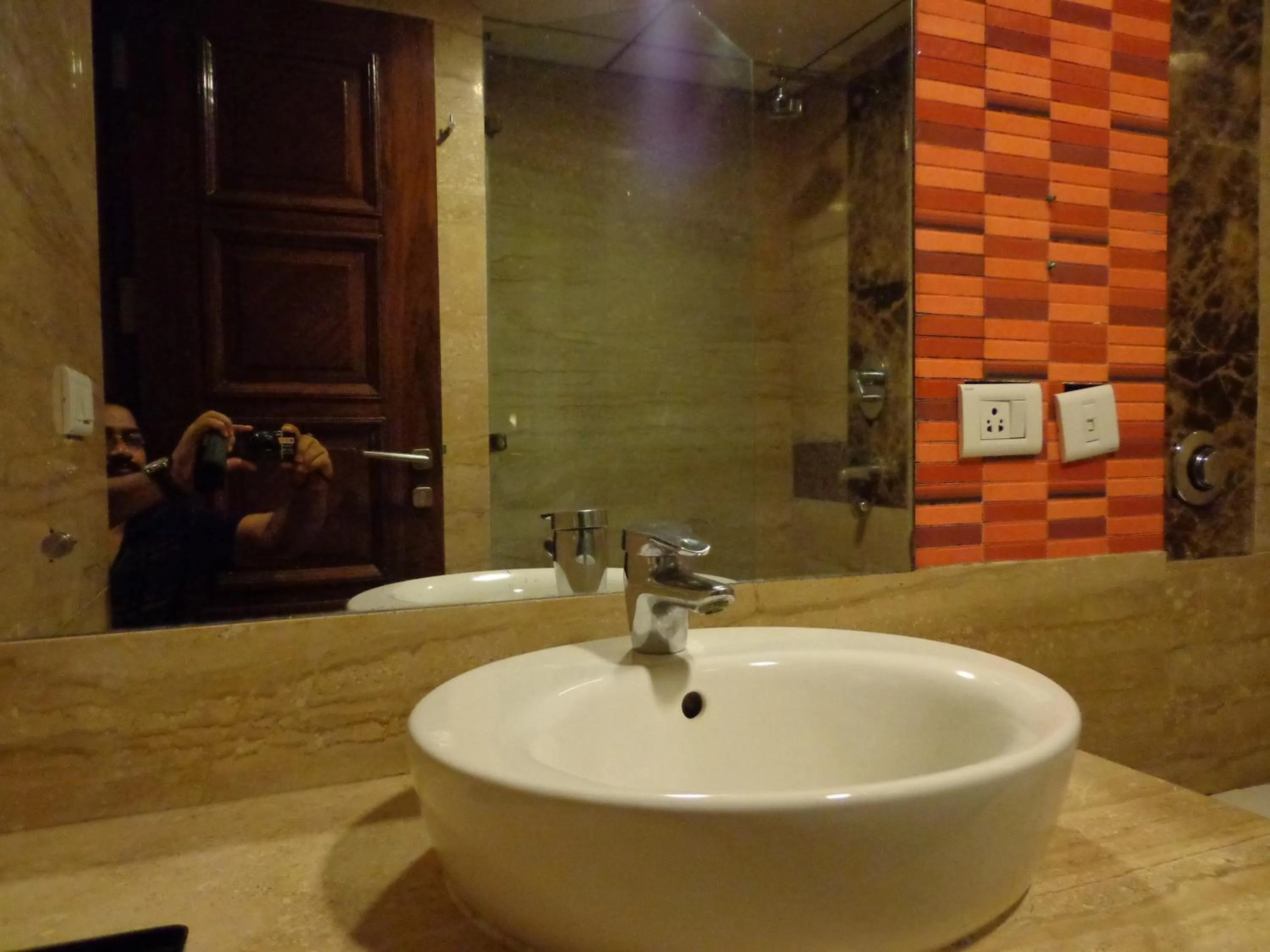 Bathroom in Hotel Aura Near Connaught Place