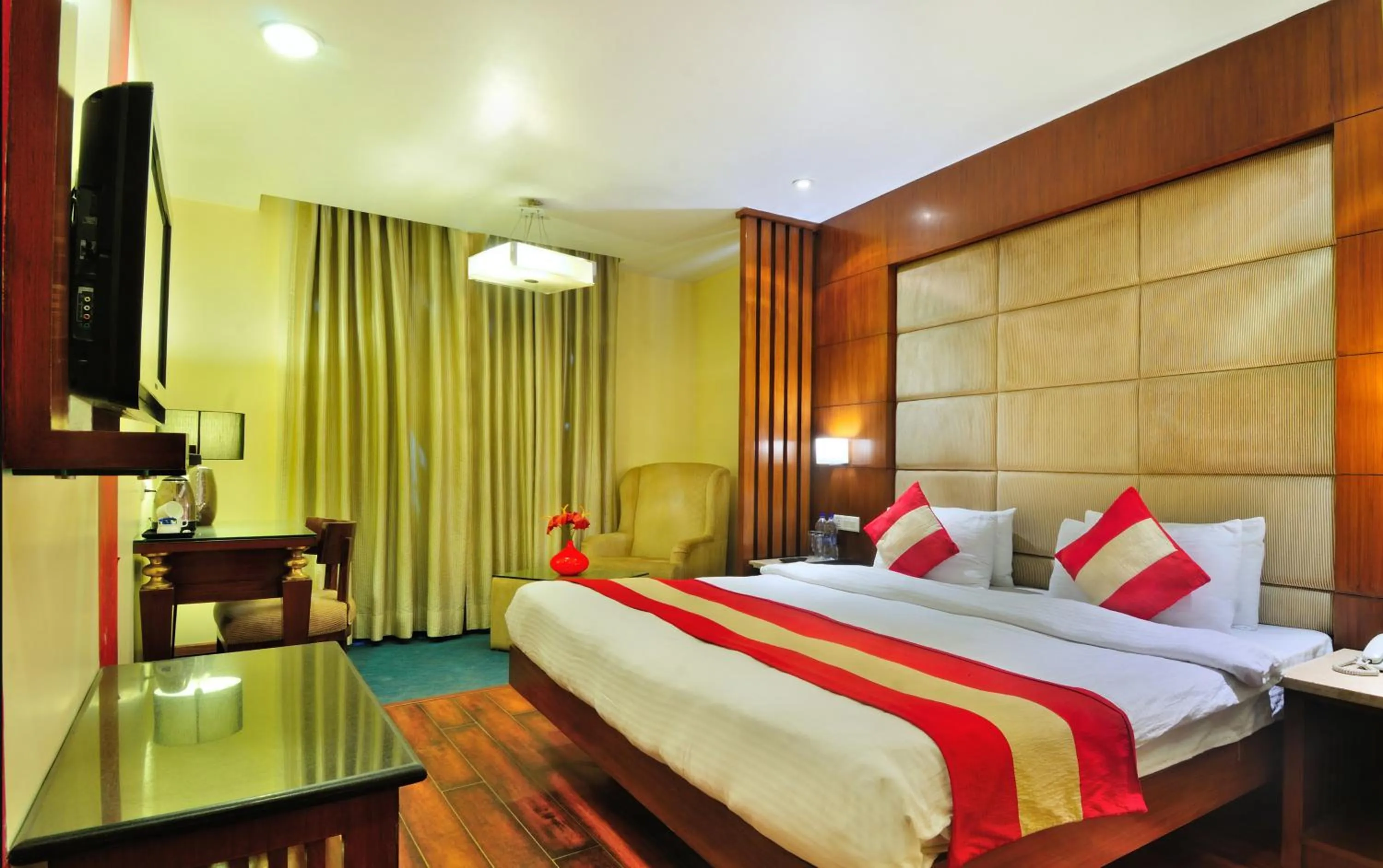 Bedroom, Bed in Hotel Aura Near Connaught Place