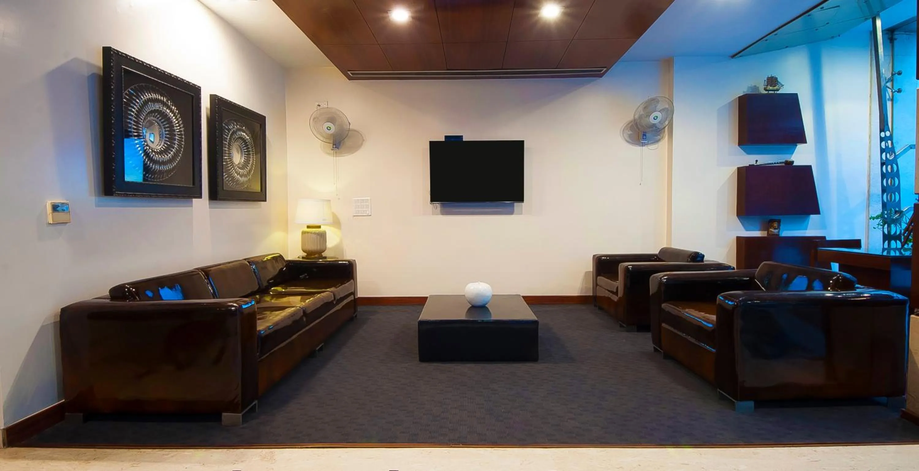 Lobby or reception in Hotel Aura Near Connaught Place