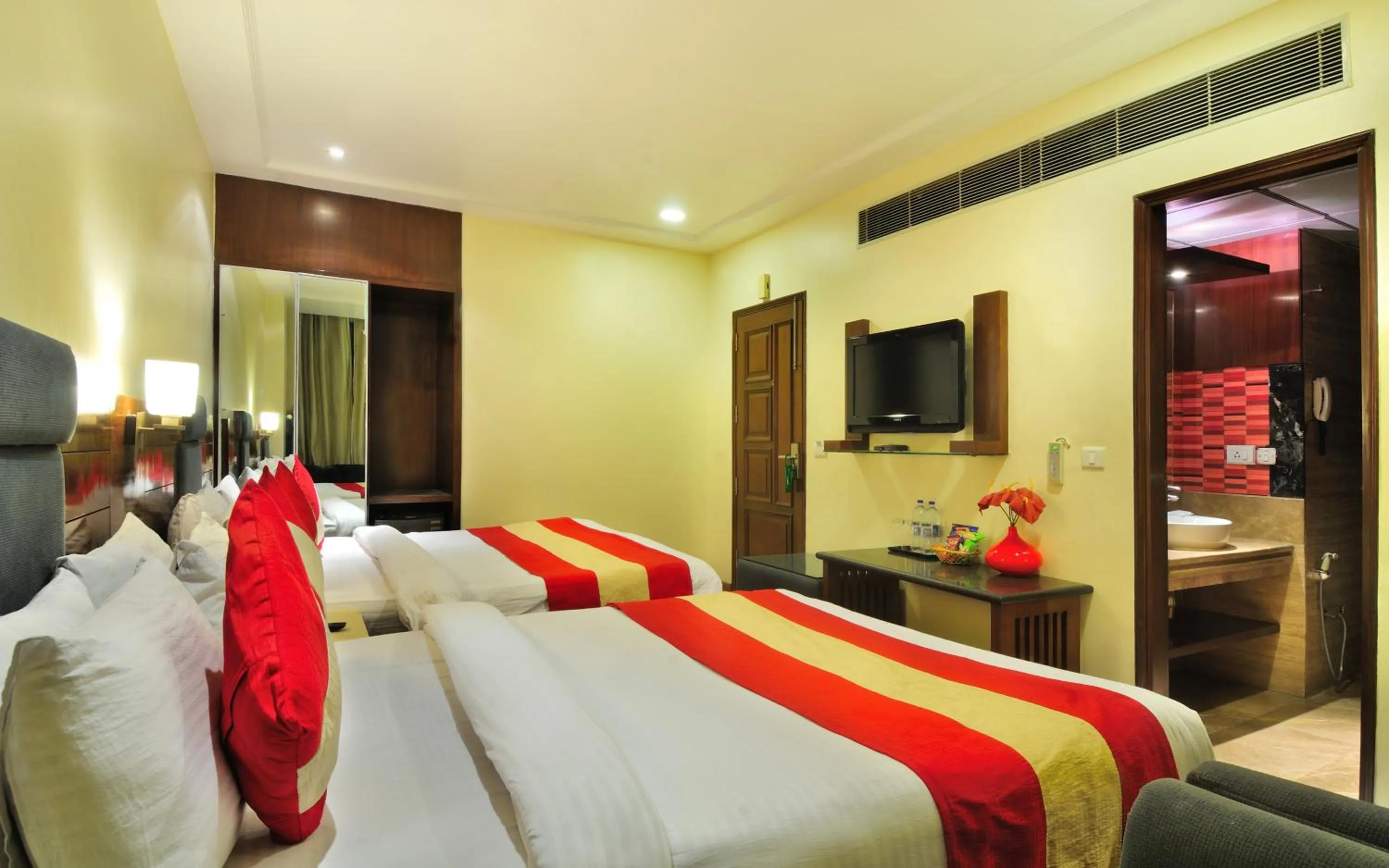 Bedroom, Bed in Hotel Aura Near Connaught Place