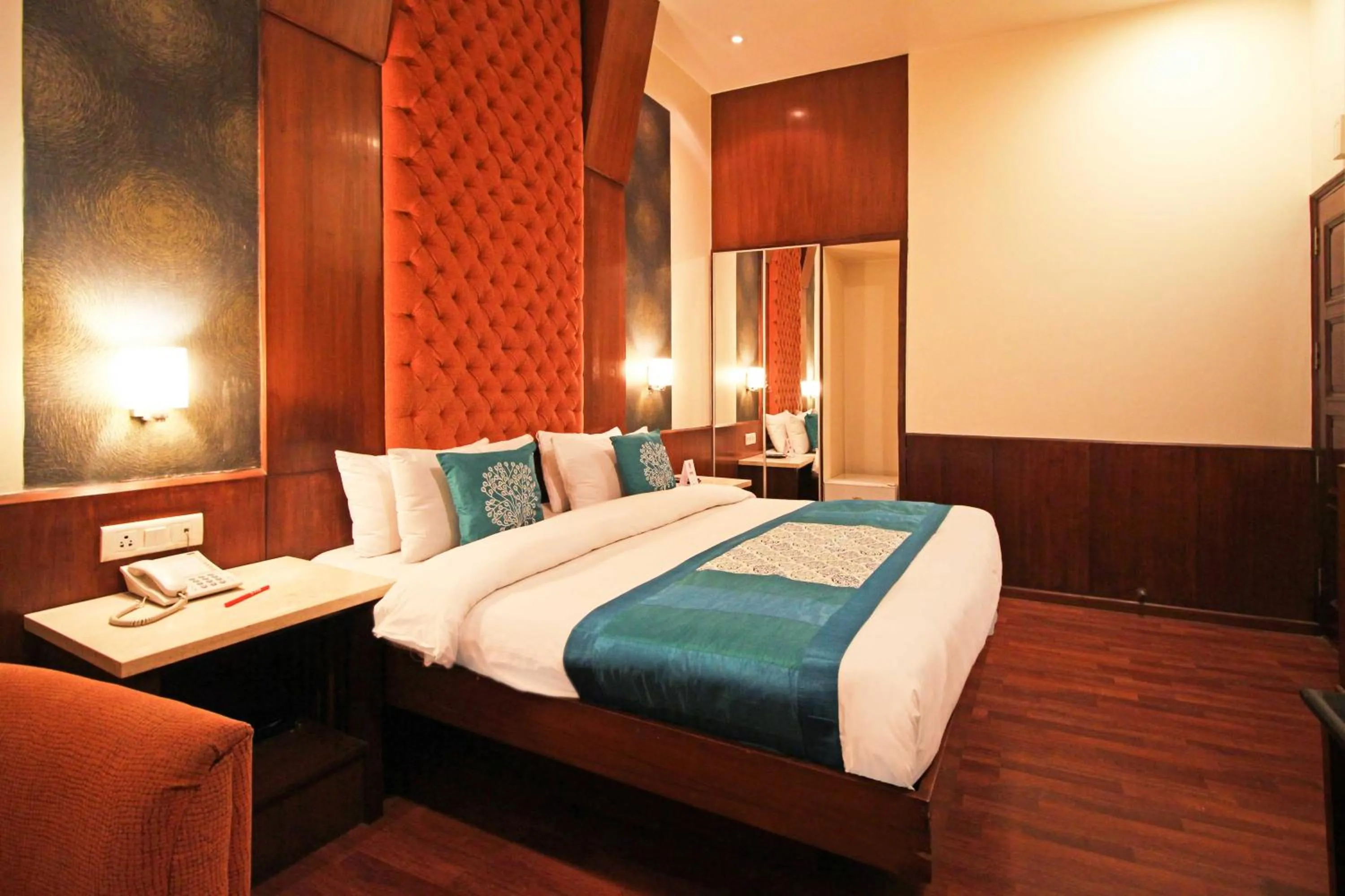 Bedroom, Bed in Hotel Aura Near Connaught Place