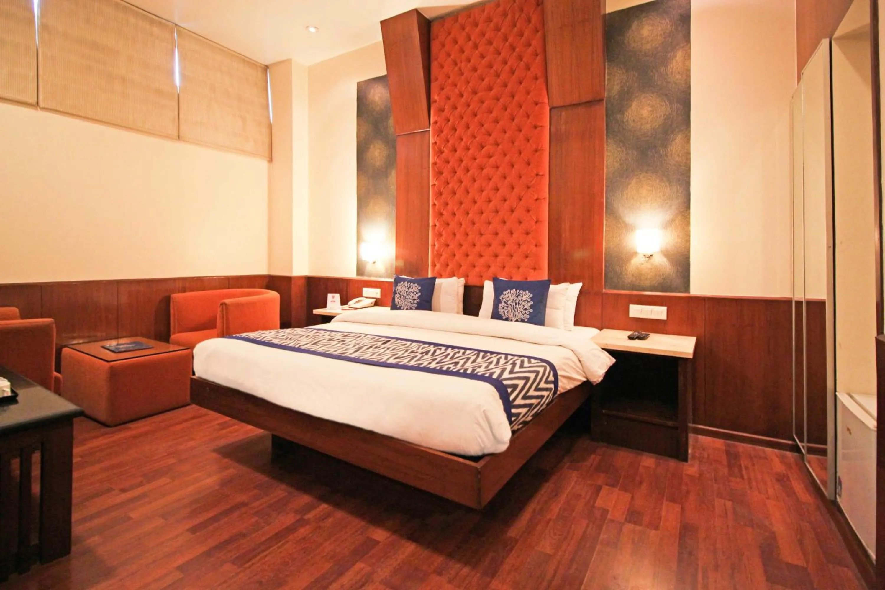 Bedroom, Bed in Hotel Aura Near Connaught Place