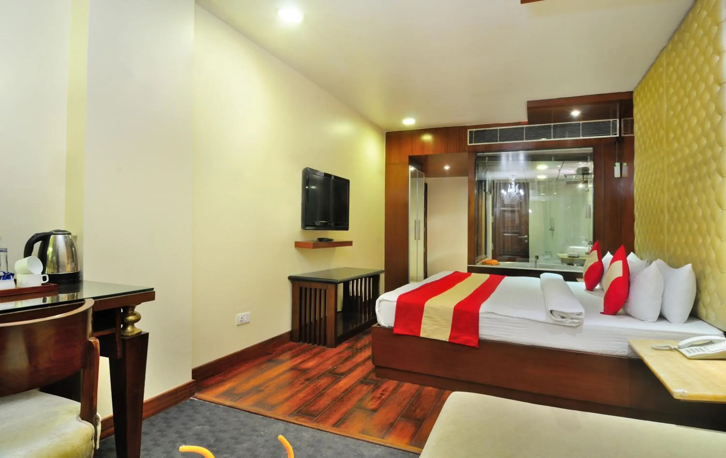 Aura Suite with Private Jacuzzi in Hotel Aura - New Delhi Railway Station Aura Suite with Private Jacuzzi in Hotel Aura - New Delhi Railway Station