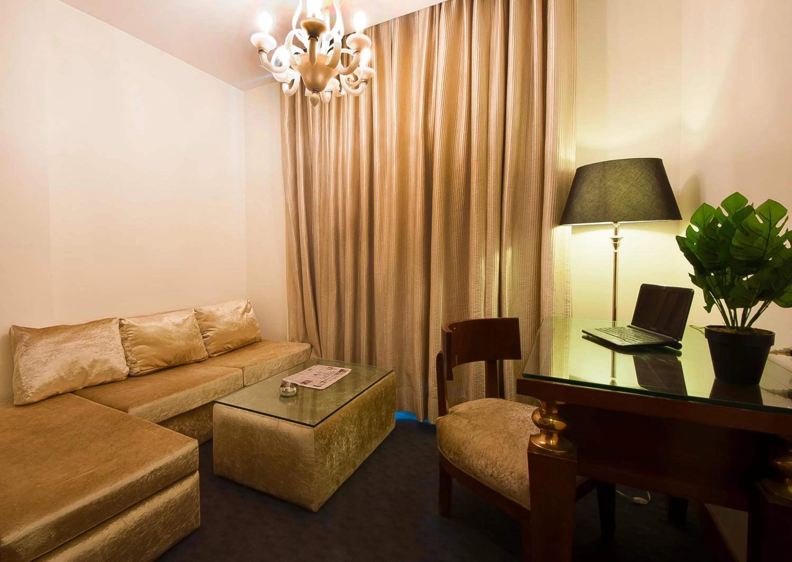 Living room in Hotel Aura Near Connaught Place