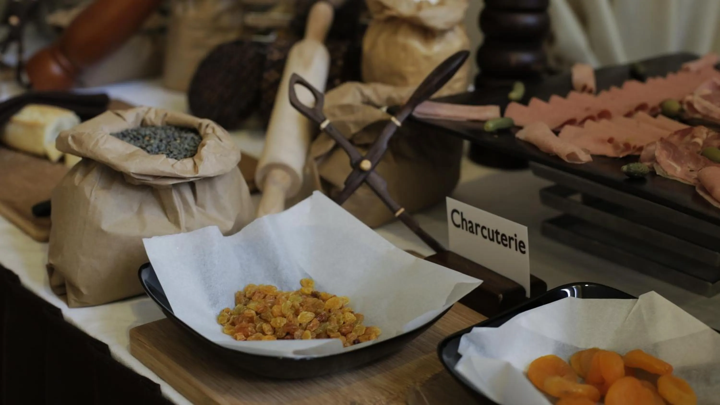 Restaurant/places to eat in GHS Hotel