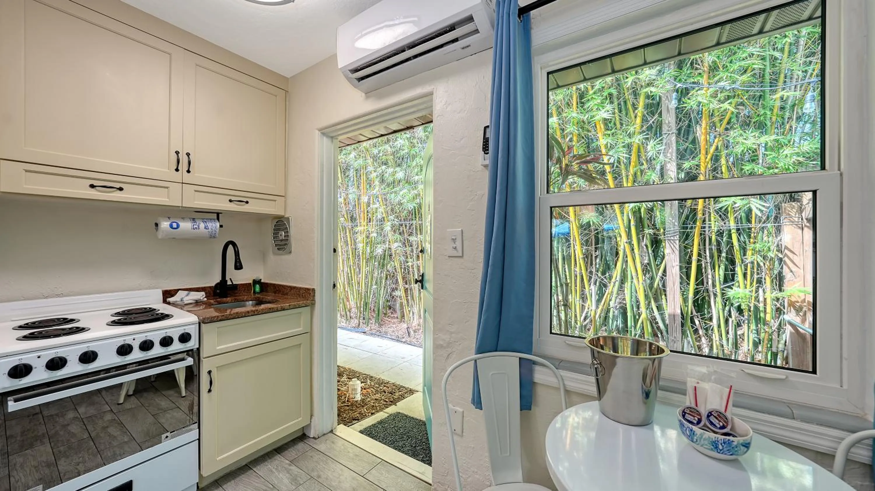 Siesta Key Palms Resort