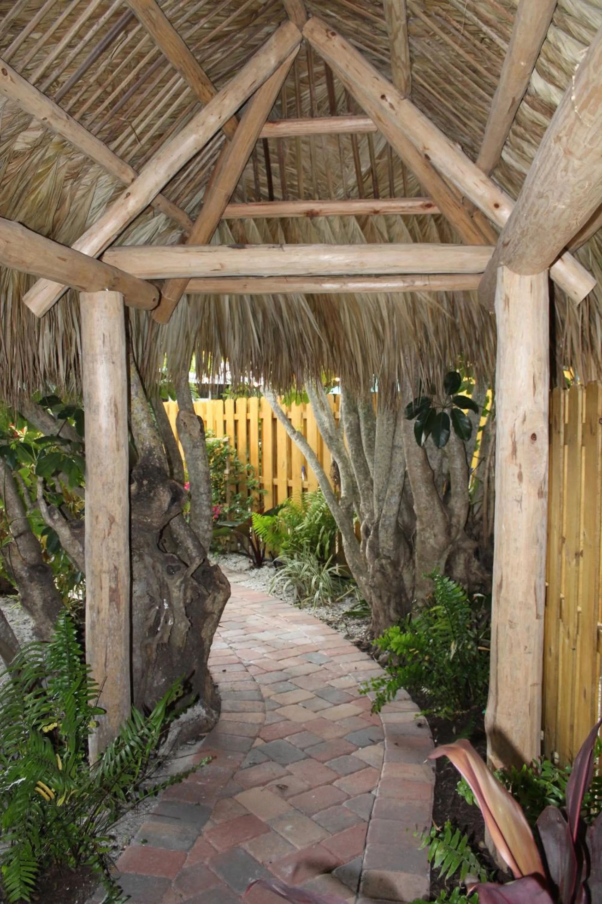 Facade/entrance in Siesta Key Palms Resort
