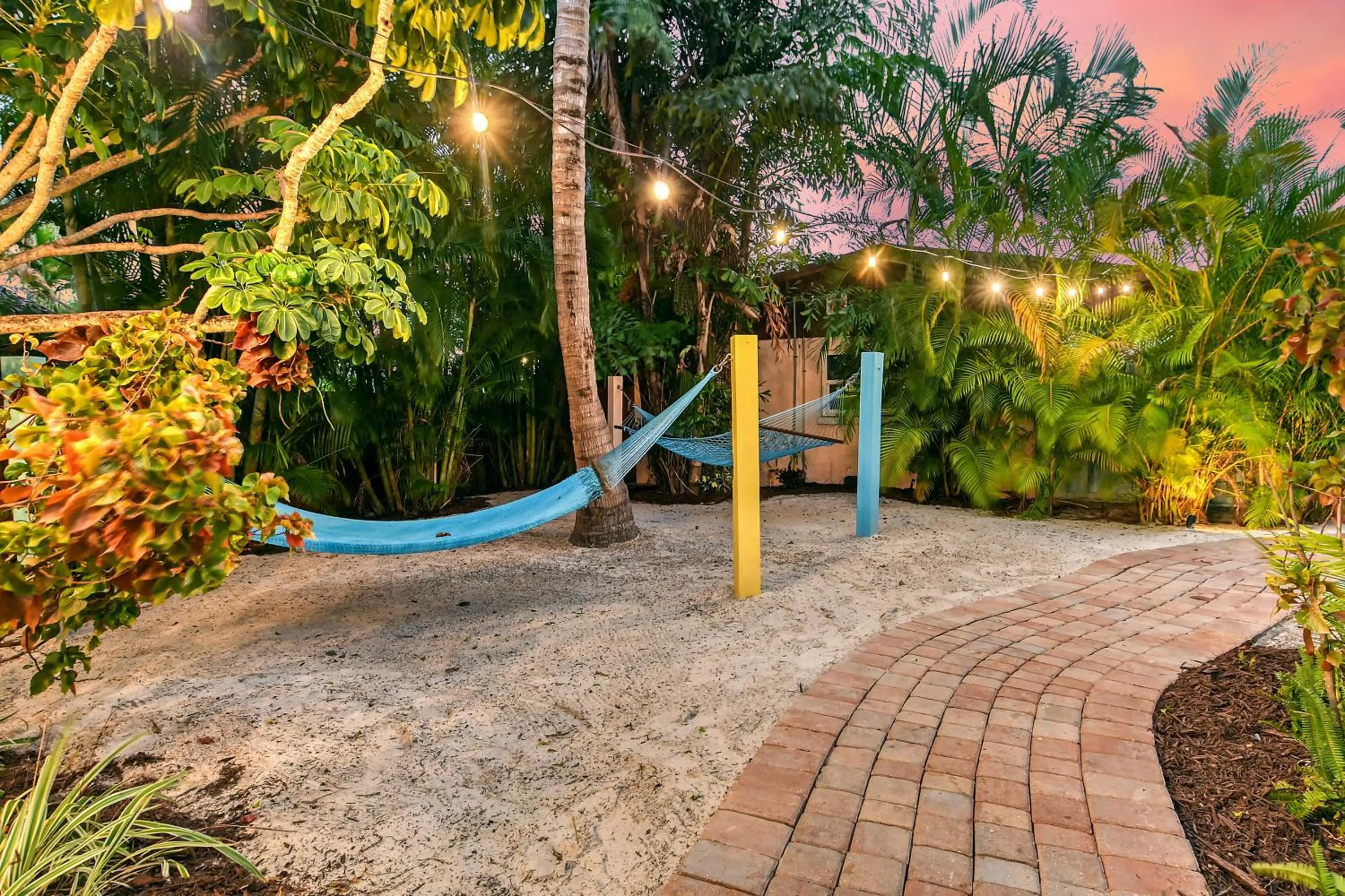 Garden in Siesta Key Palms Resort