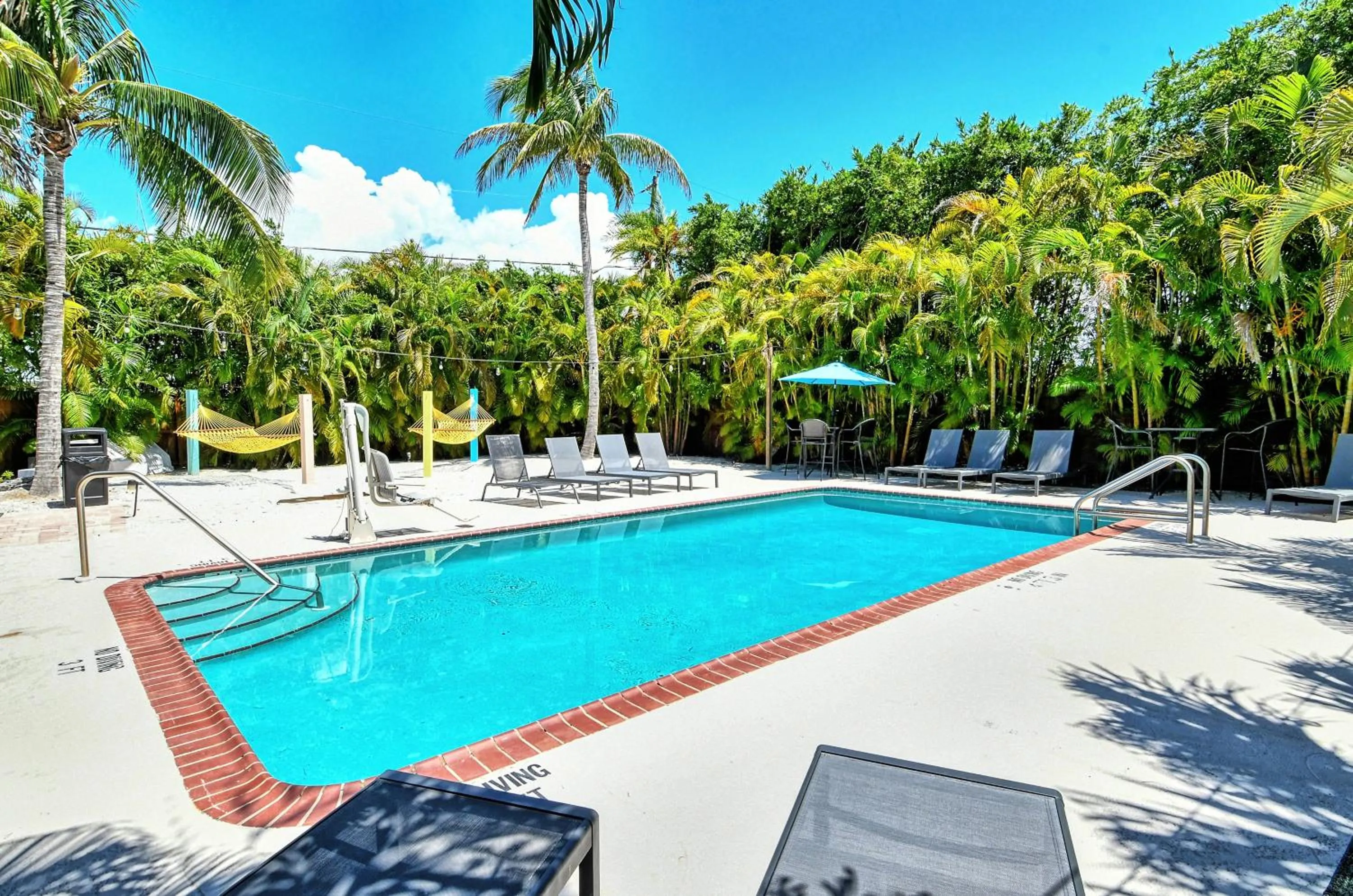 Swimming pool in Siesta Key Palms Resort