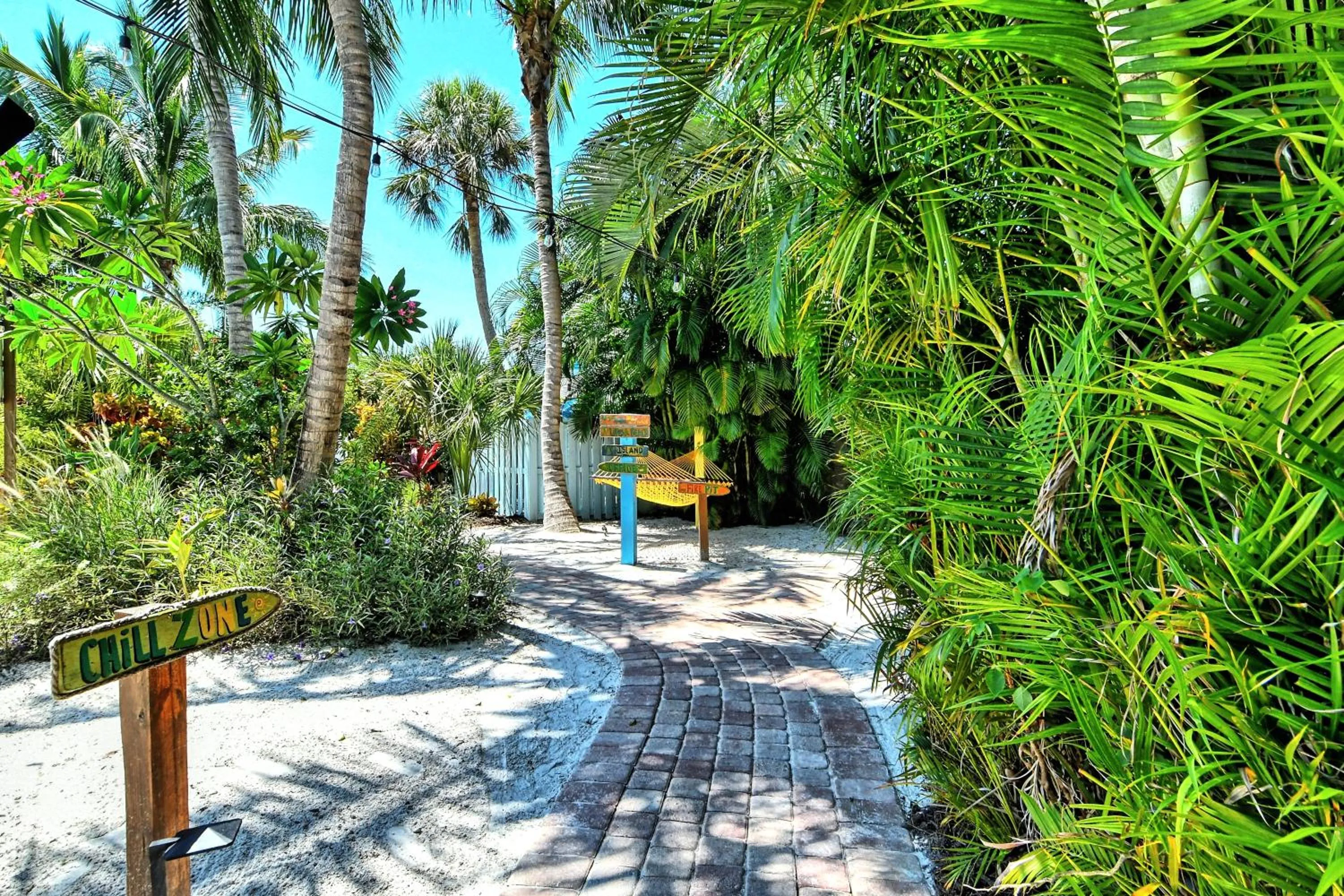 Garden in Siesta Key Palms Resort