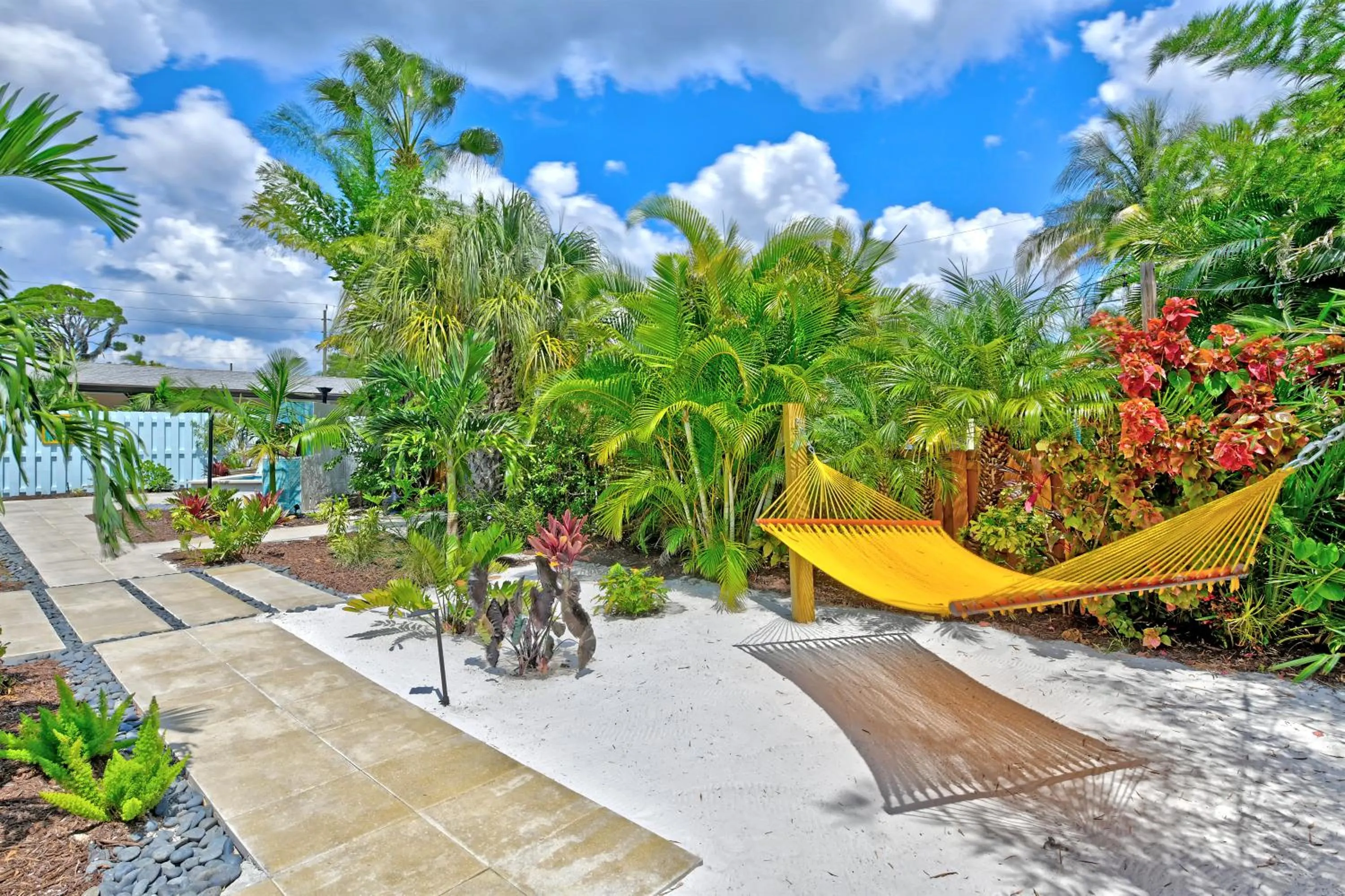 Natural landscape in Siesta Key Palms Resort