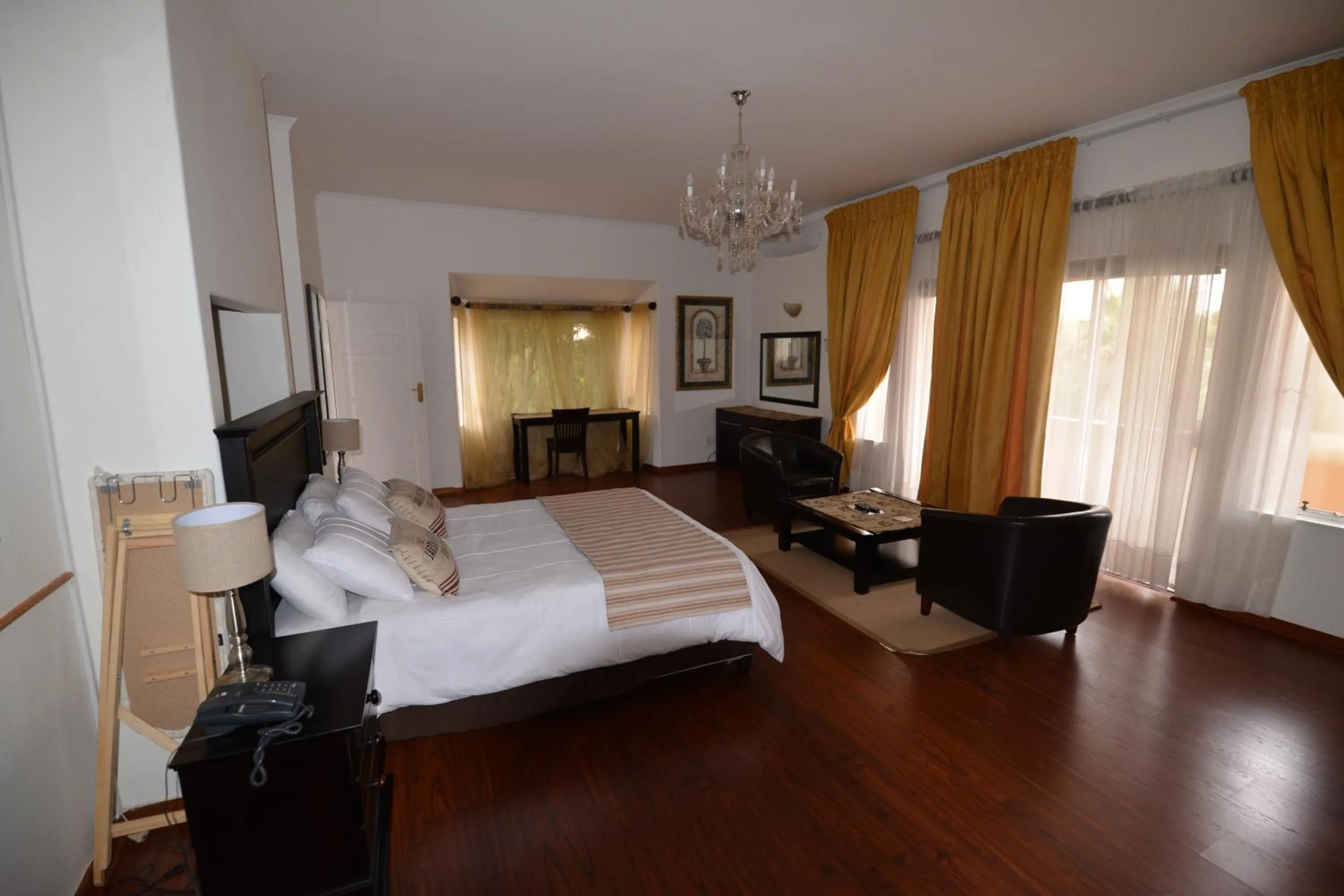 Bedroom, Bed in Attaché Guest Lodge & Health Spa