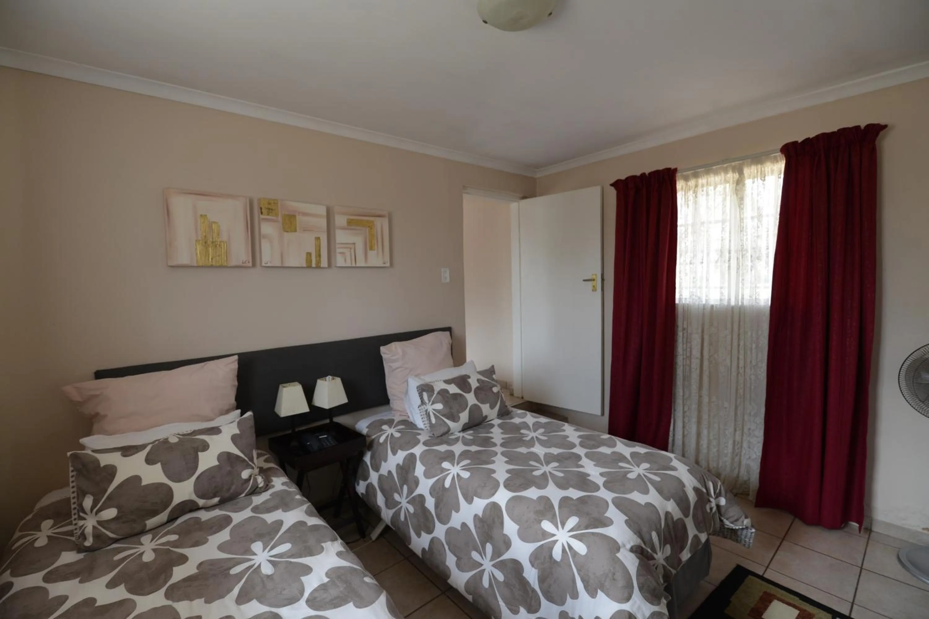 Bedroom, Bed in Attaché Guest Lodge & Health Spa