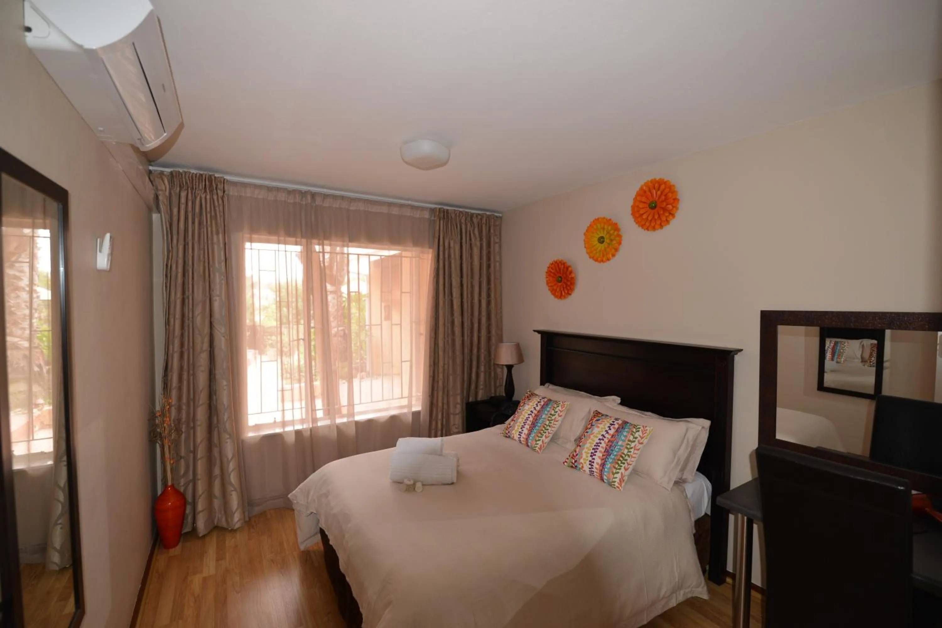 Bedroom, Bed in Attaché Guest Lodge & Health Spa