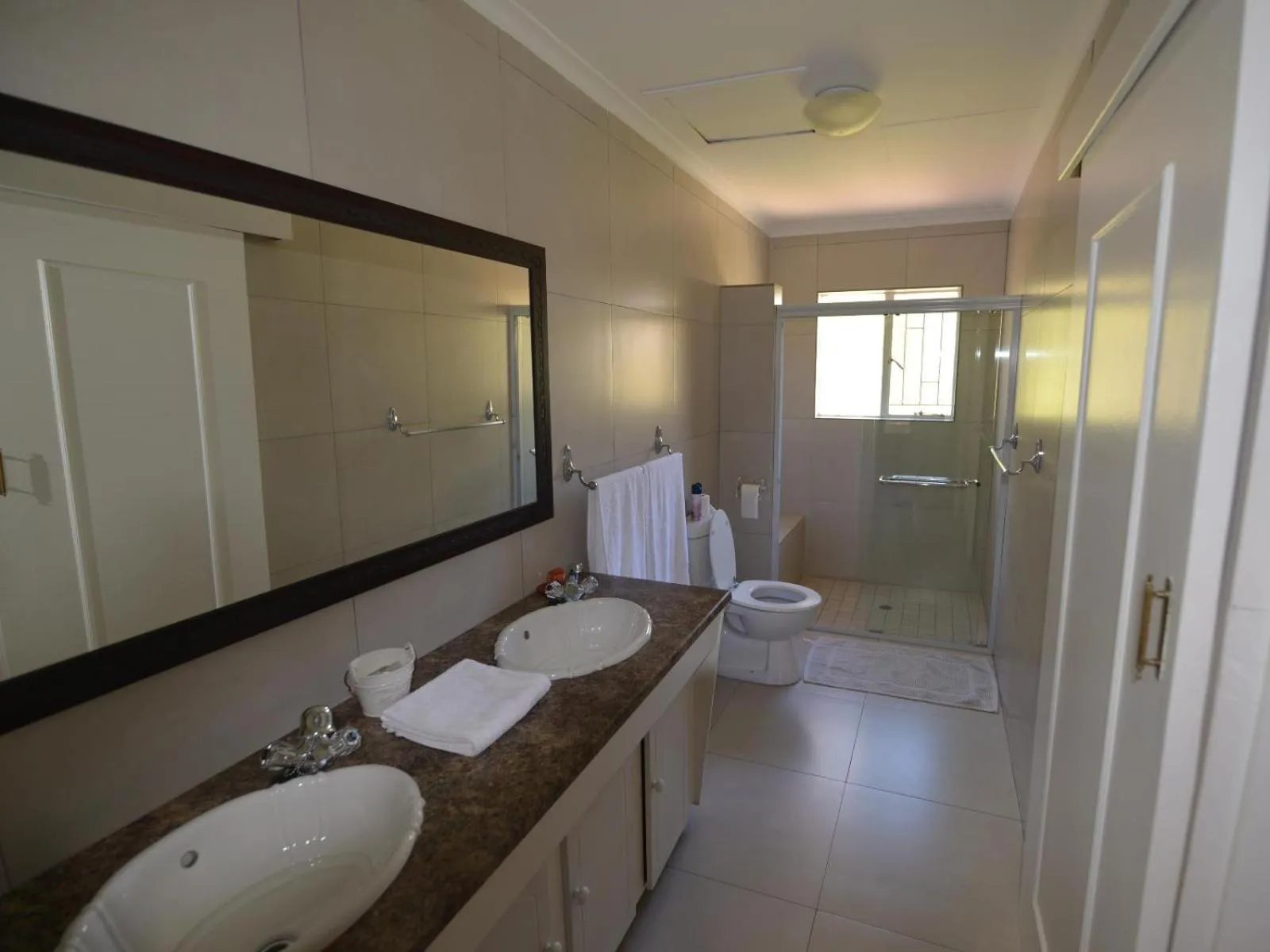 Bathroom in Attaché Guest Lodge & Health Spa