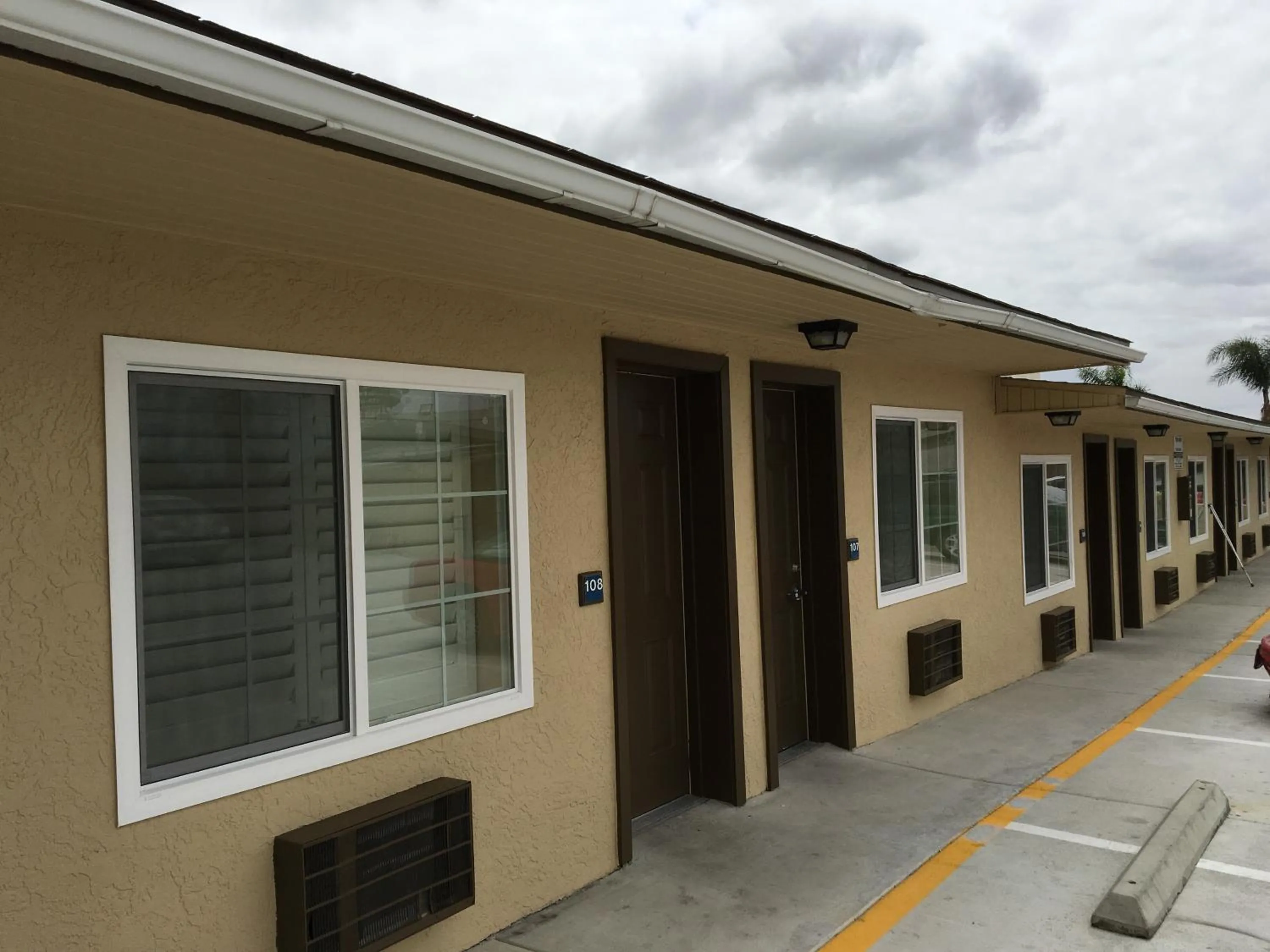 Facade/entrance in Ace Budget Motel