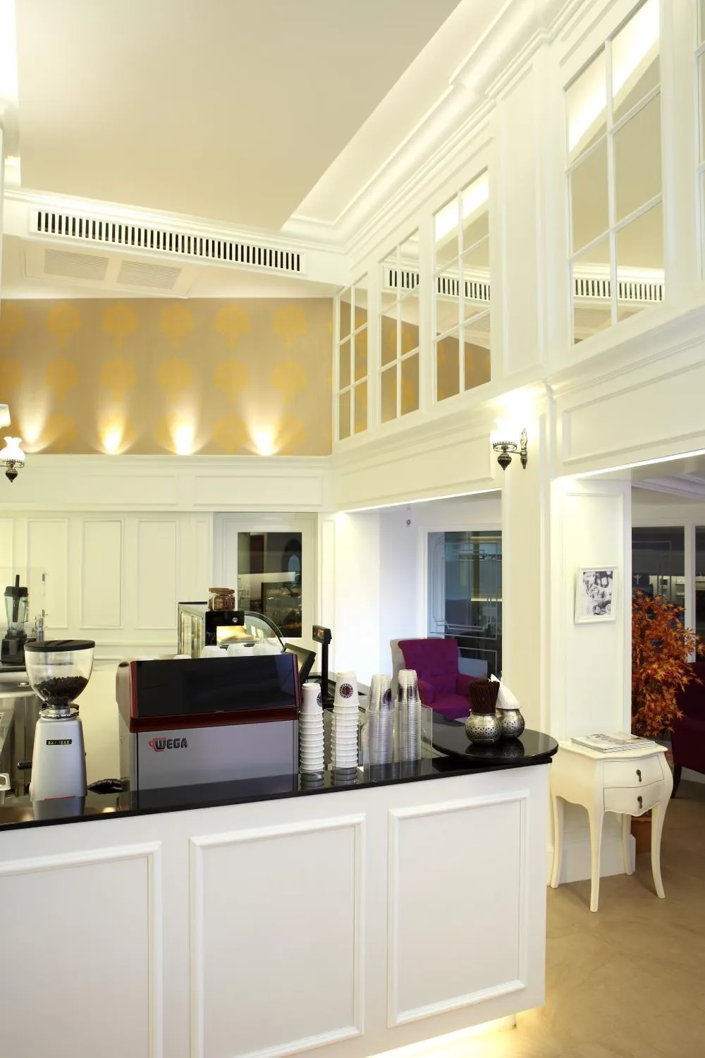 Violet Tower at Khaosan Palace