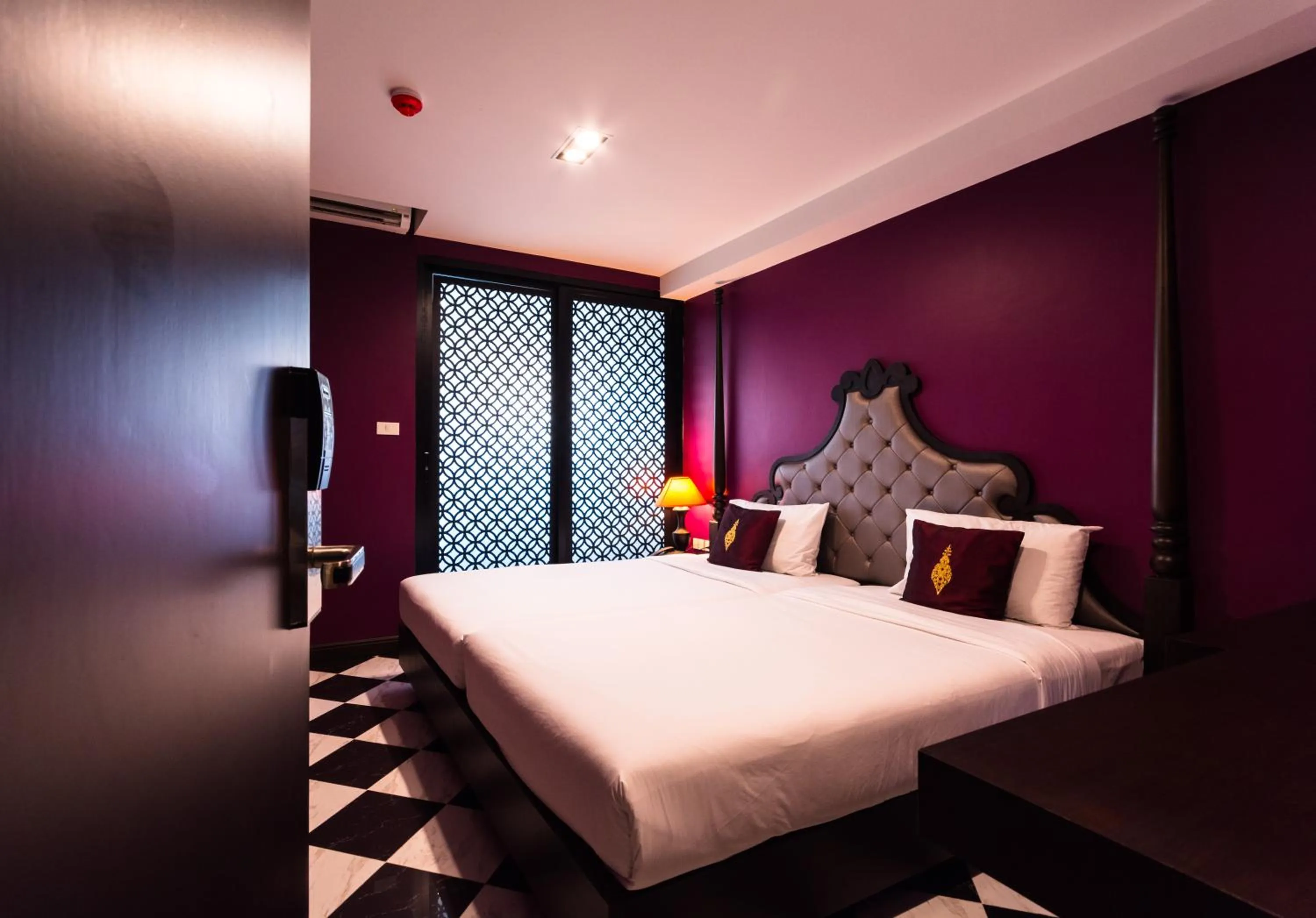 Bedroom, Bed in Violet Tower at Khaosan Palace