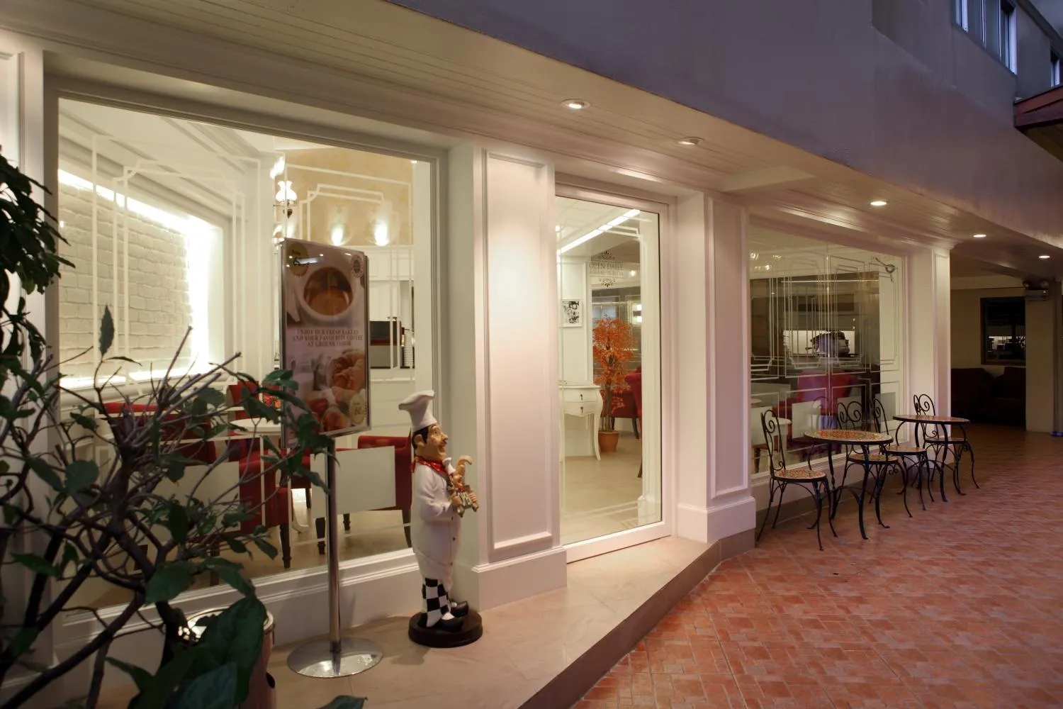 Violet Tower at Khaosan Palace