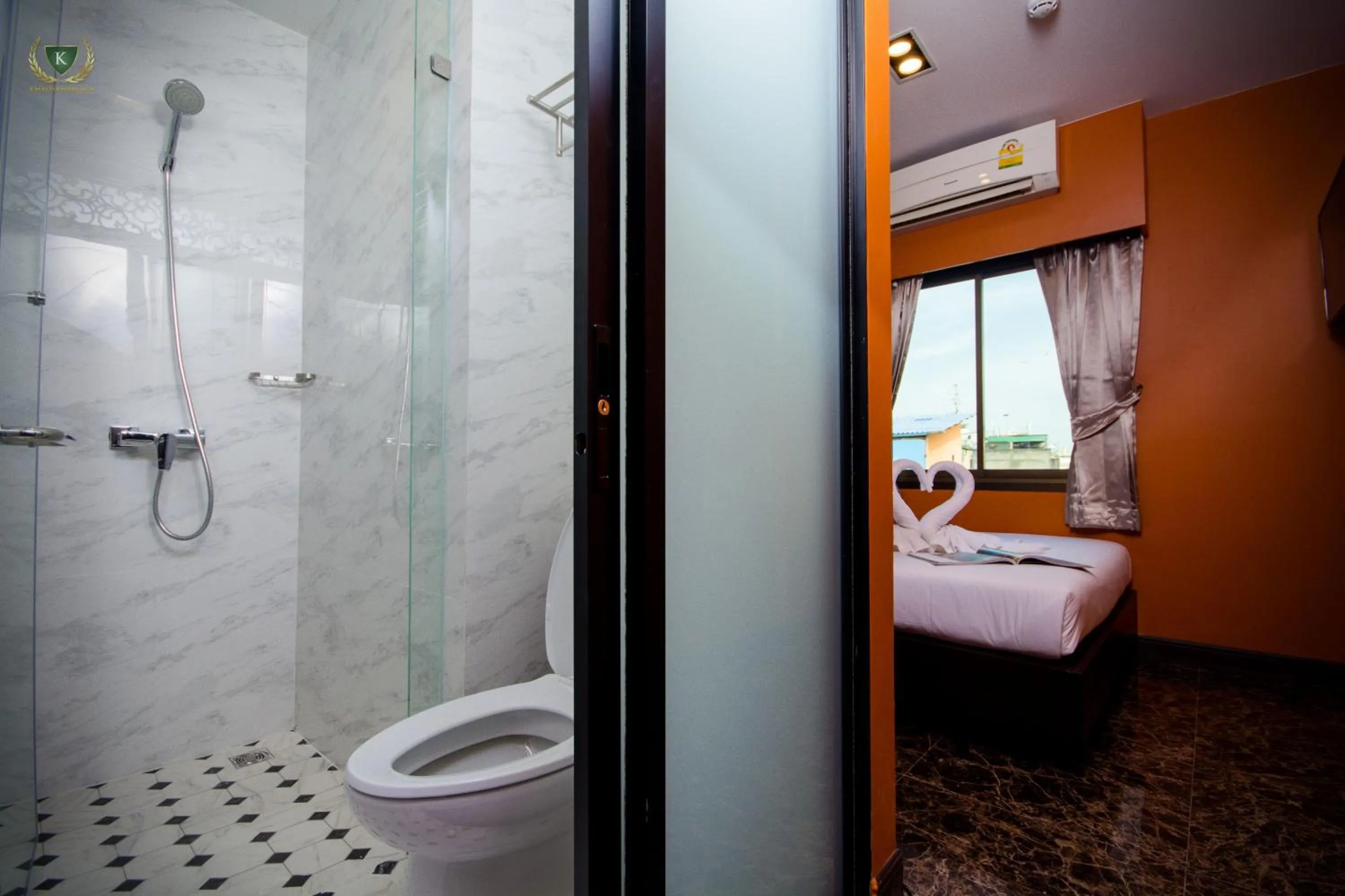 Bathroom in Violet Tower at Khaosan Palace