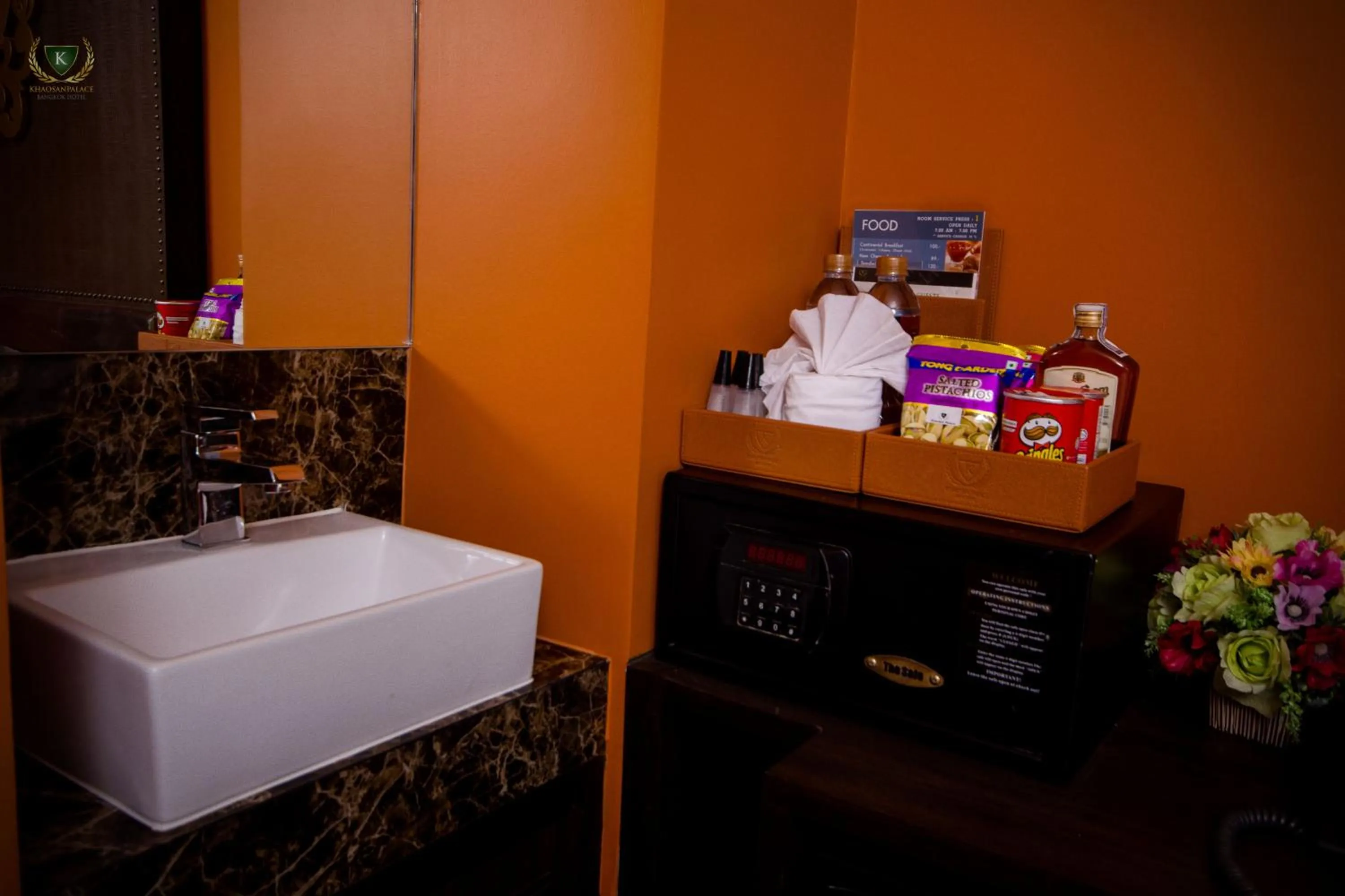 Area and facilities in Violet Tower at Khaosan Palace