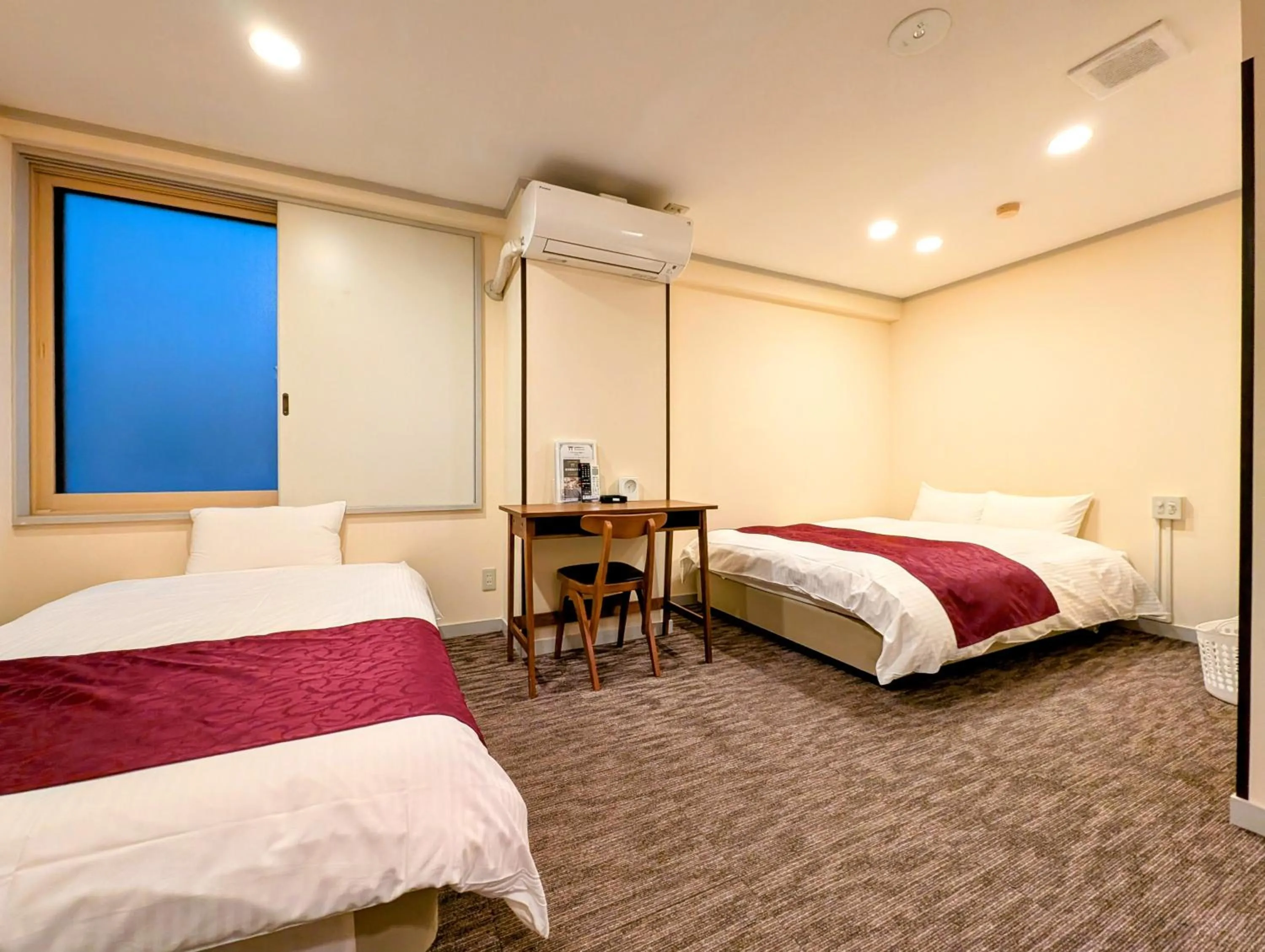 Photo of the whole room, Bed in Kanazawa Station Hotel
