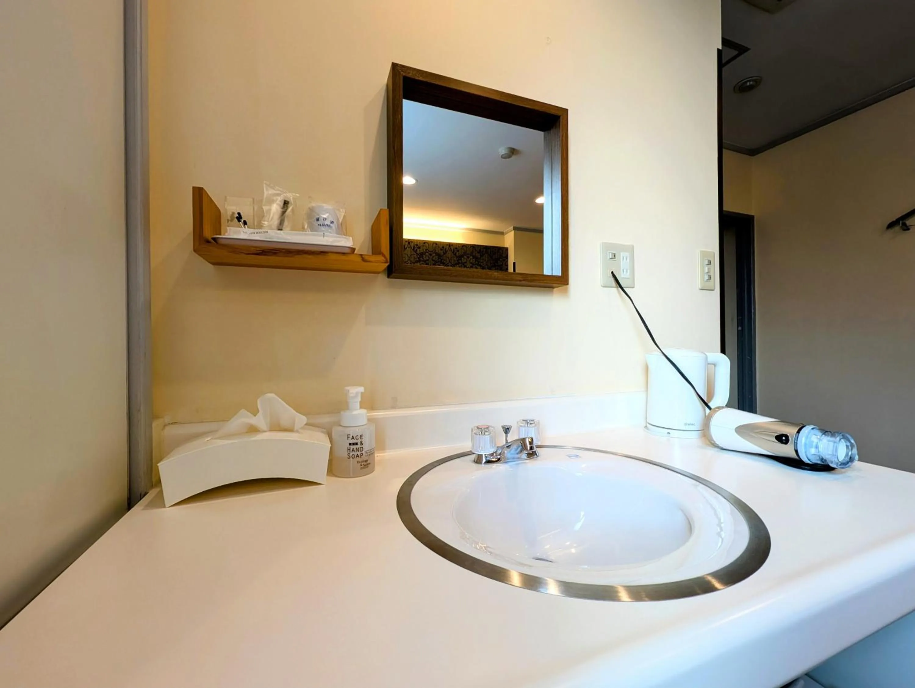 Photo of the whole room in Kanazawa Station Hotel