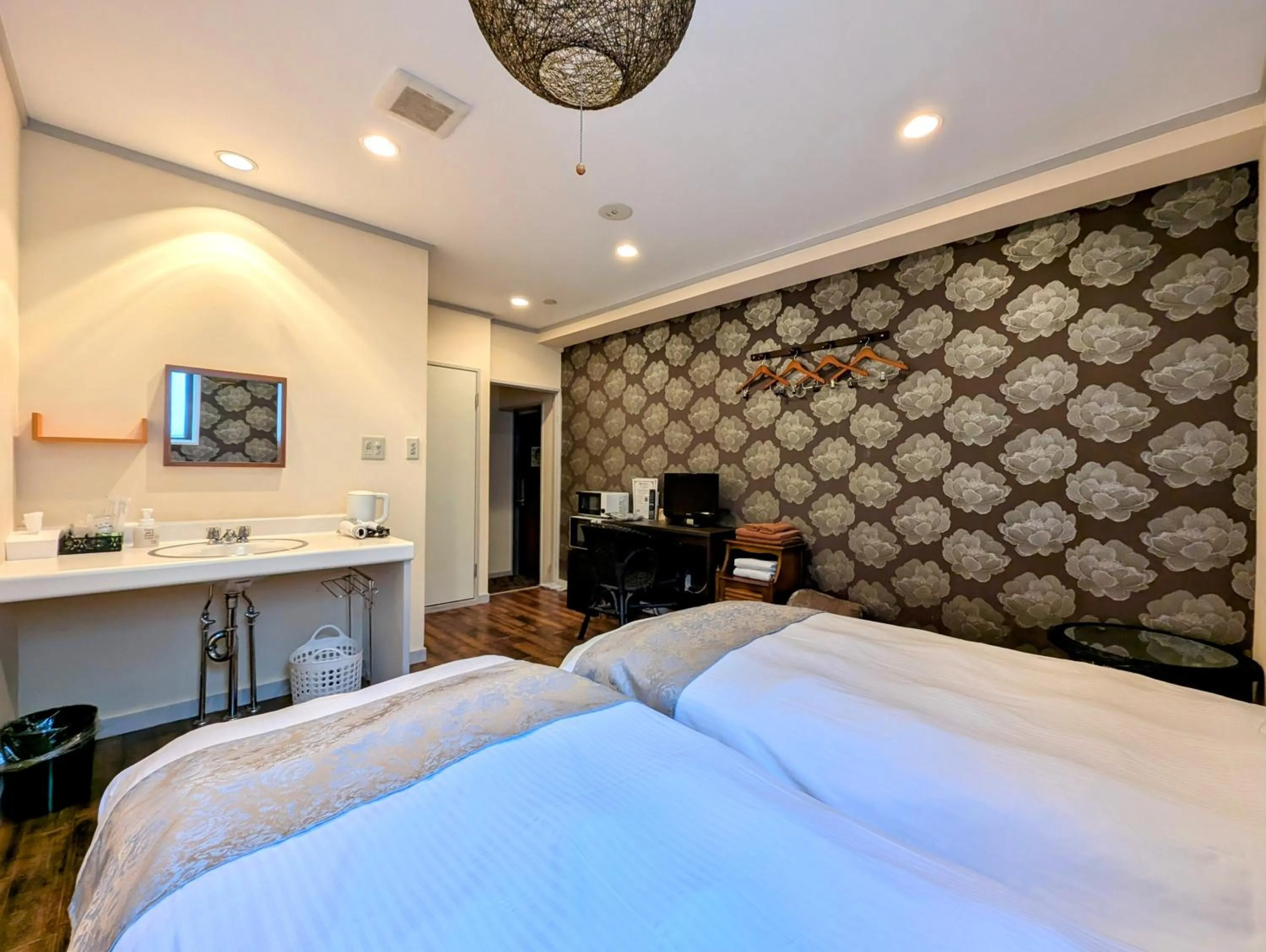 Photo of the whole room, Bed in Kanazawa Station Hotel