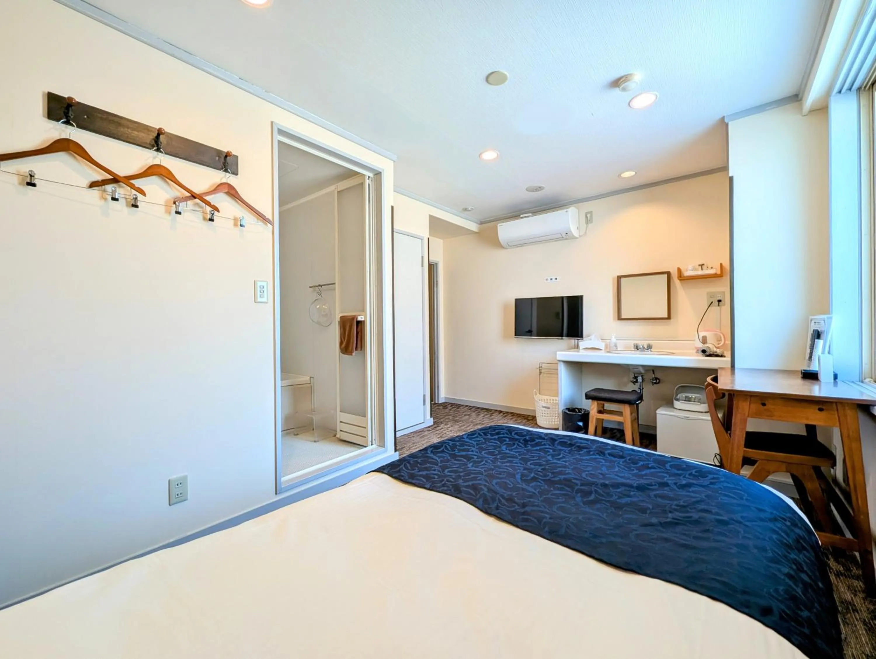 Photo of the whole room, Bed in Kanazawa Station Hotel