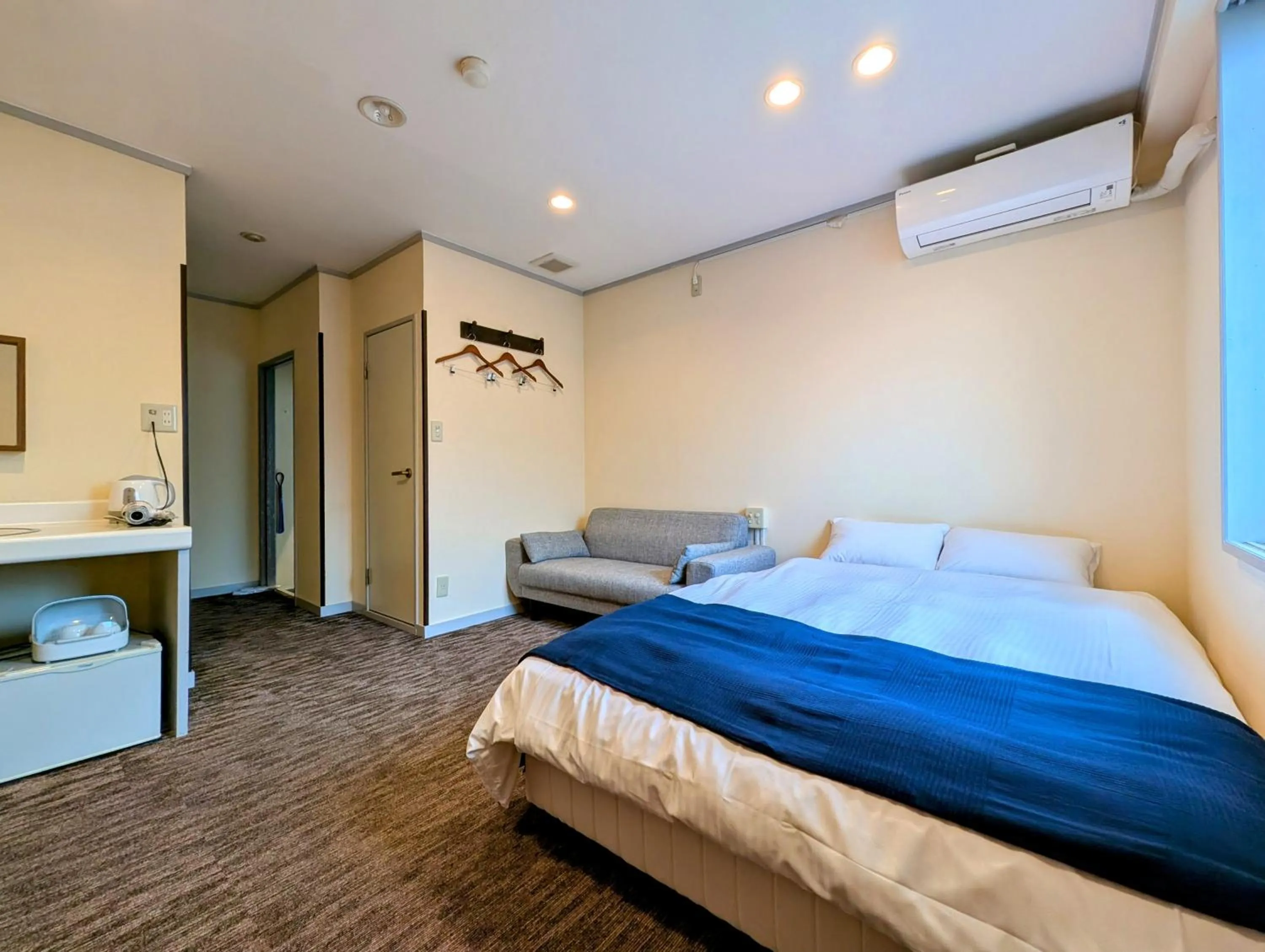 Photo of the whole room, Bed in Kanazawa Station Hotel