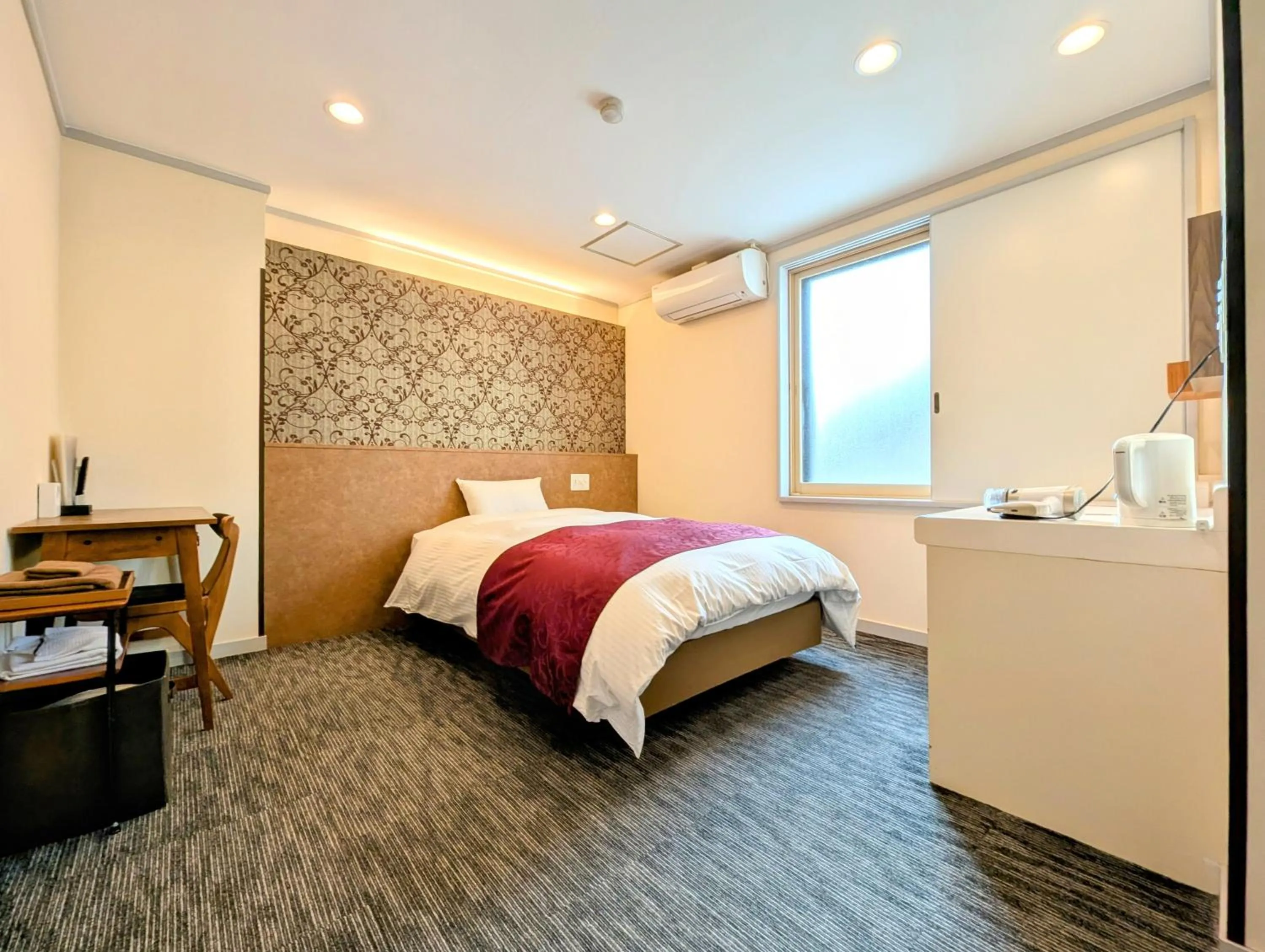 Photo of the whole room, Bed in Kanazawa Station Hotel