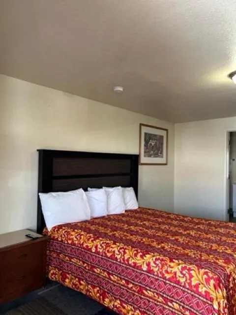 Bed in Travelodge by Wyndham Gallup