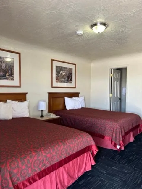 Bed in Travelodge by Wyndham Gallup