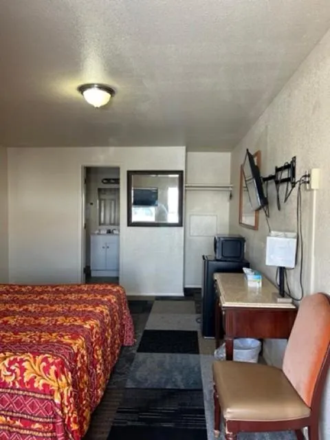 Bed in Travelodge by Wyndham Gallup