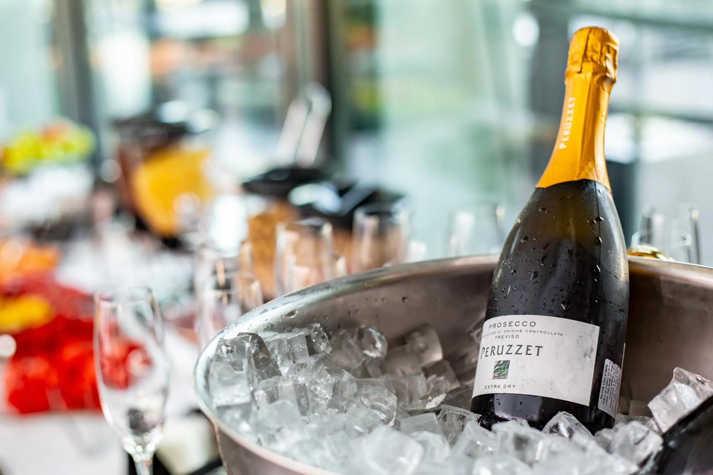 Restaurant/places to eat in Dancing House - Tančící dům hotel