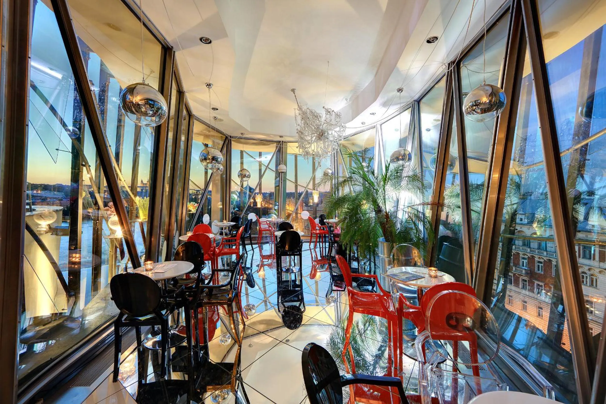 Restaurant/places to eat in Dancing House - Tančící dům hotel
