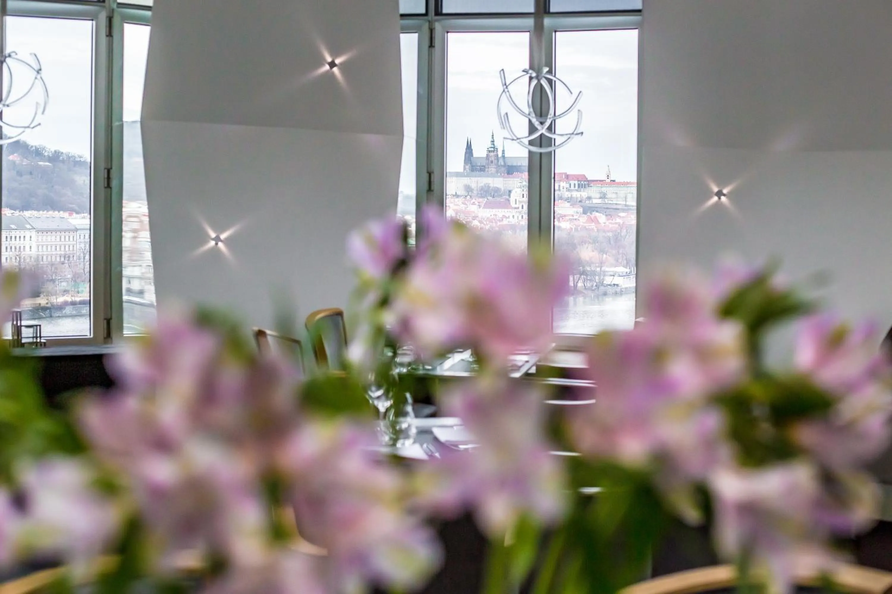 Restaurant/places to eat in Dancing House - Tančící dům hotel