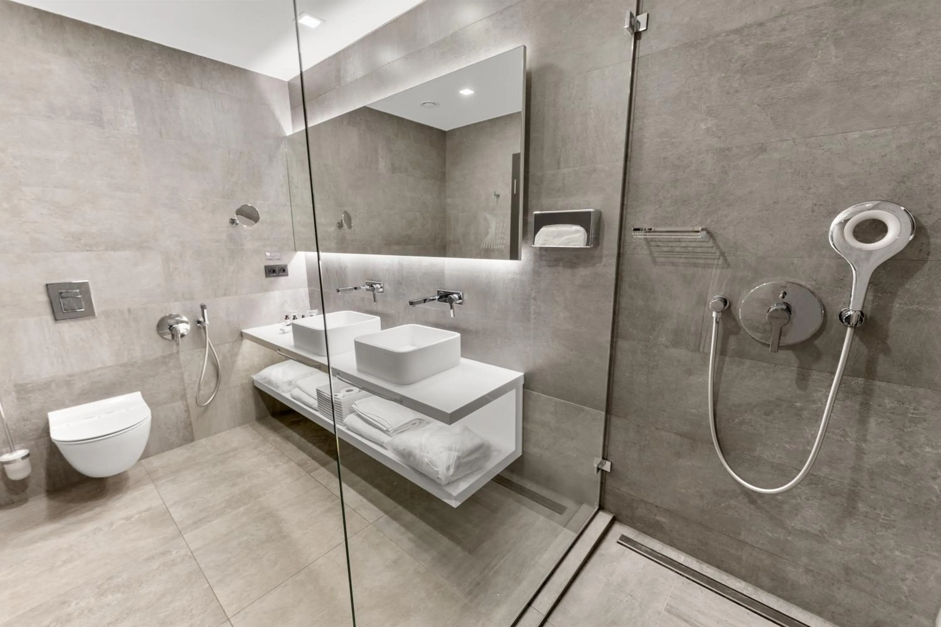 Bathroom in Dancing House - Tančící dům hotel