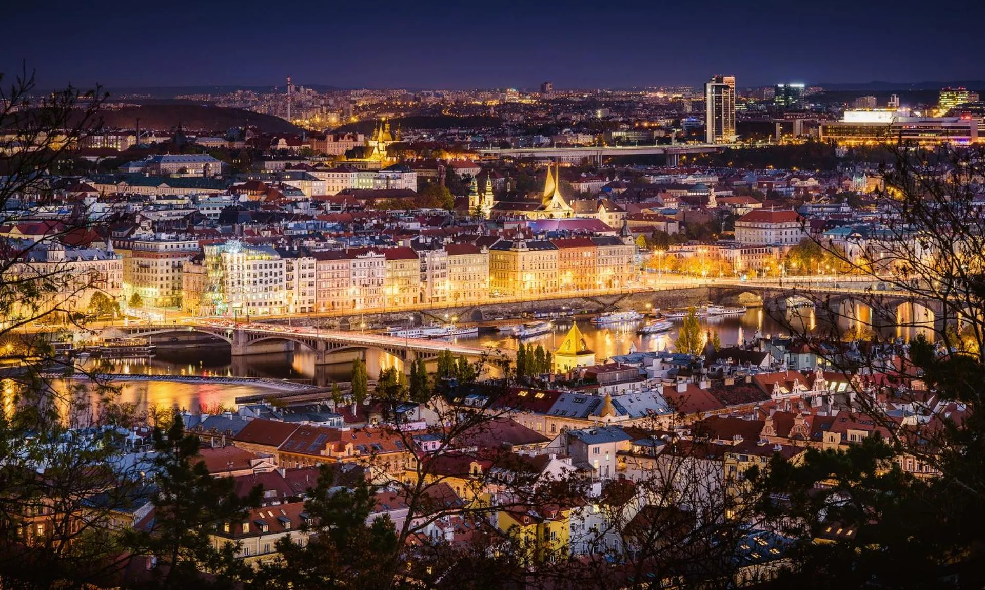 Property building in Dancing House - Tančící dům hotel