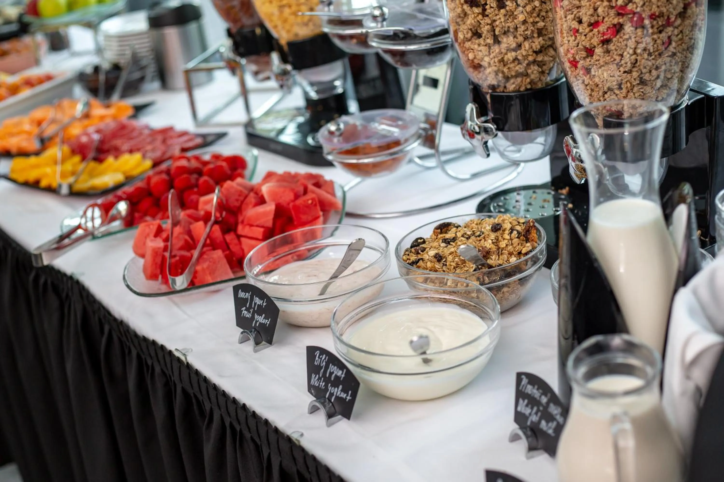 Restaurant/places to eat in Dancing House - Tančící dům hotel