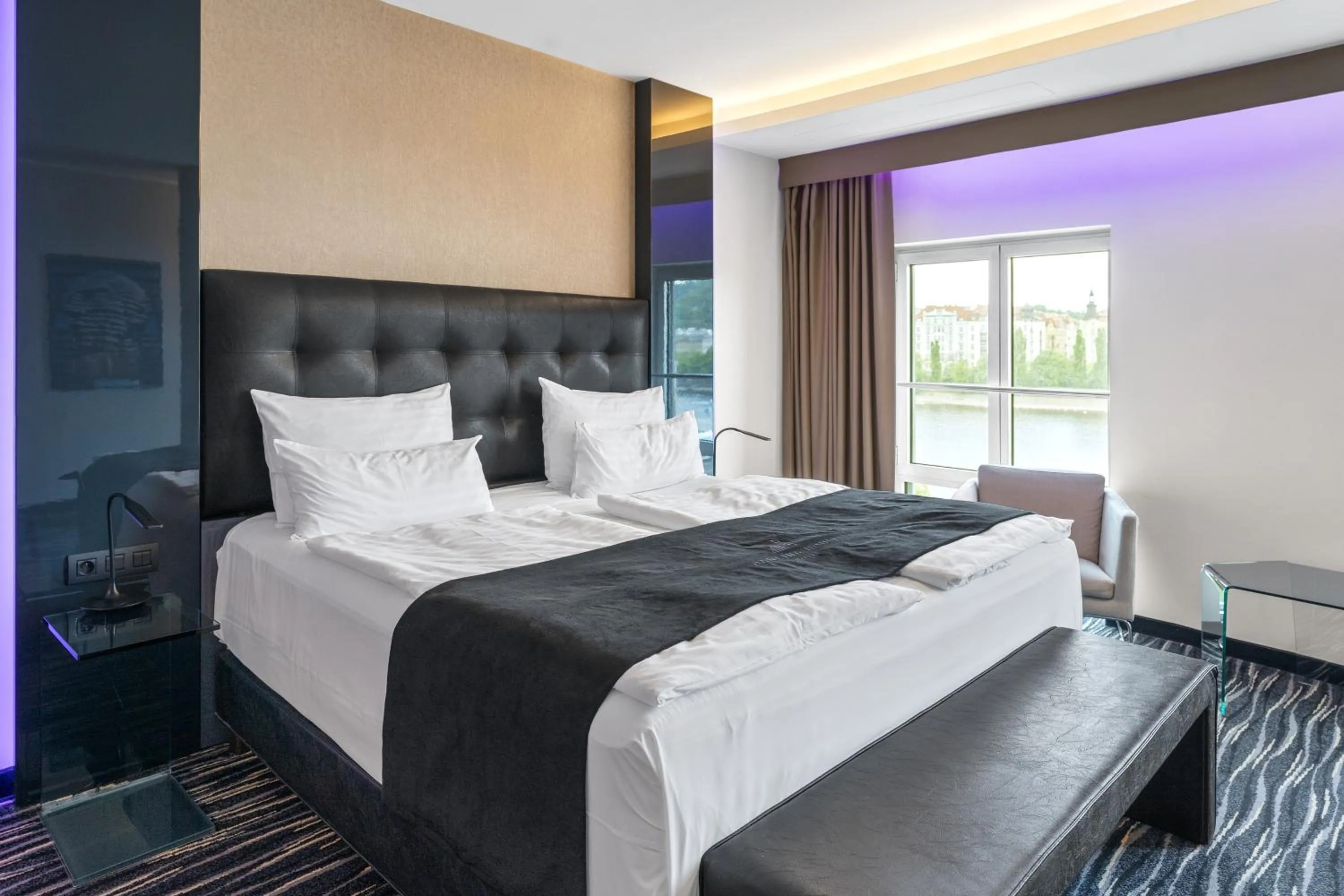 Bedroom, Bed in Dancing House - Tančící dům hotel