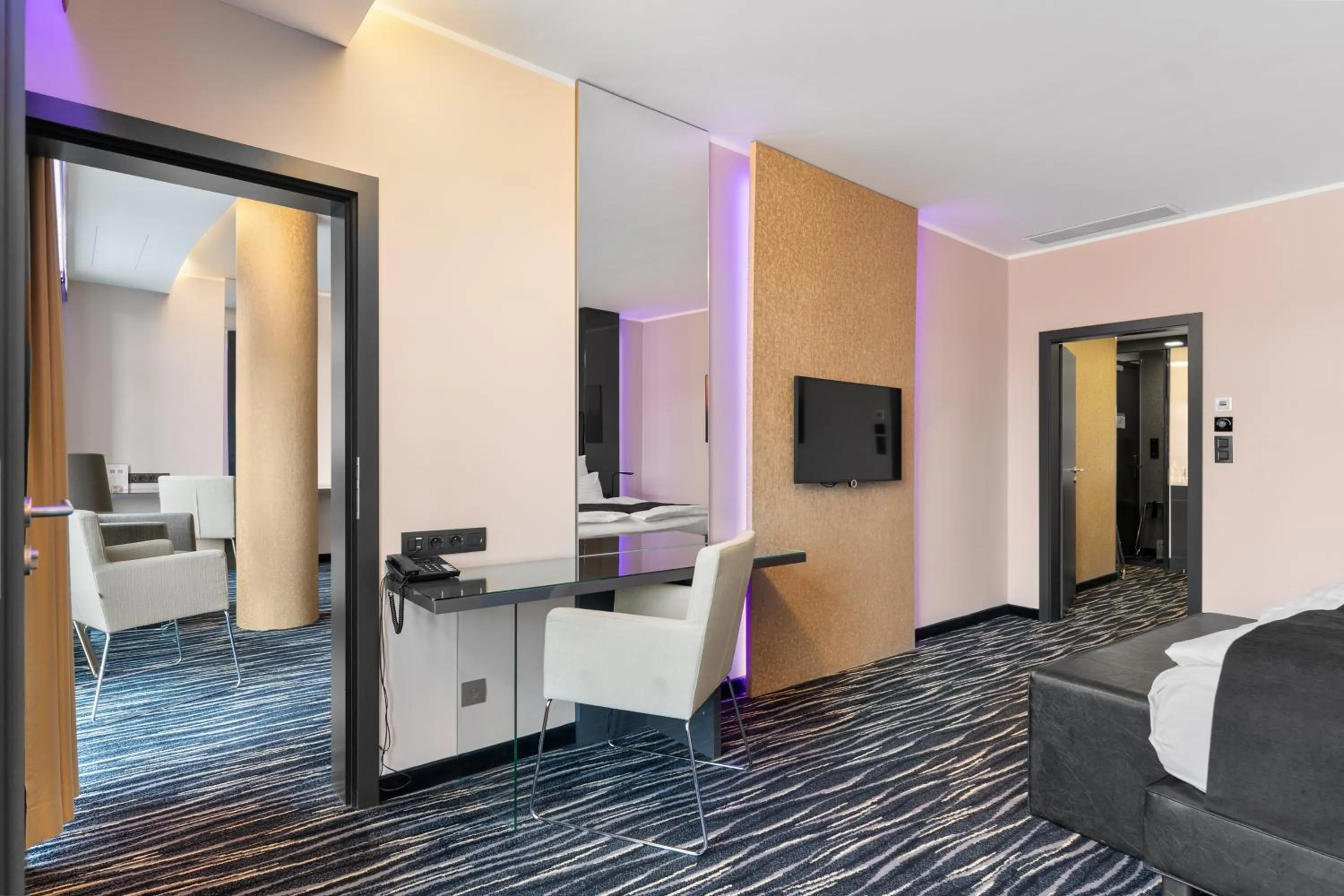 Bedroom, Bed in Dancing House - Tančící dům hotel