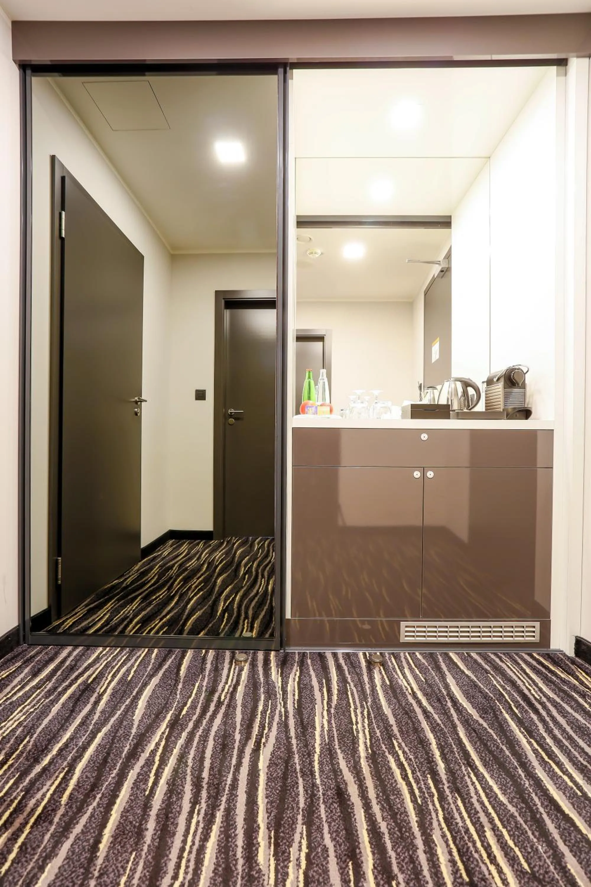 Coffee/tea facilities in Dancing House - Tančící dům hotel