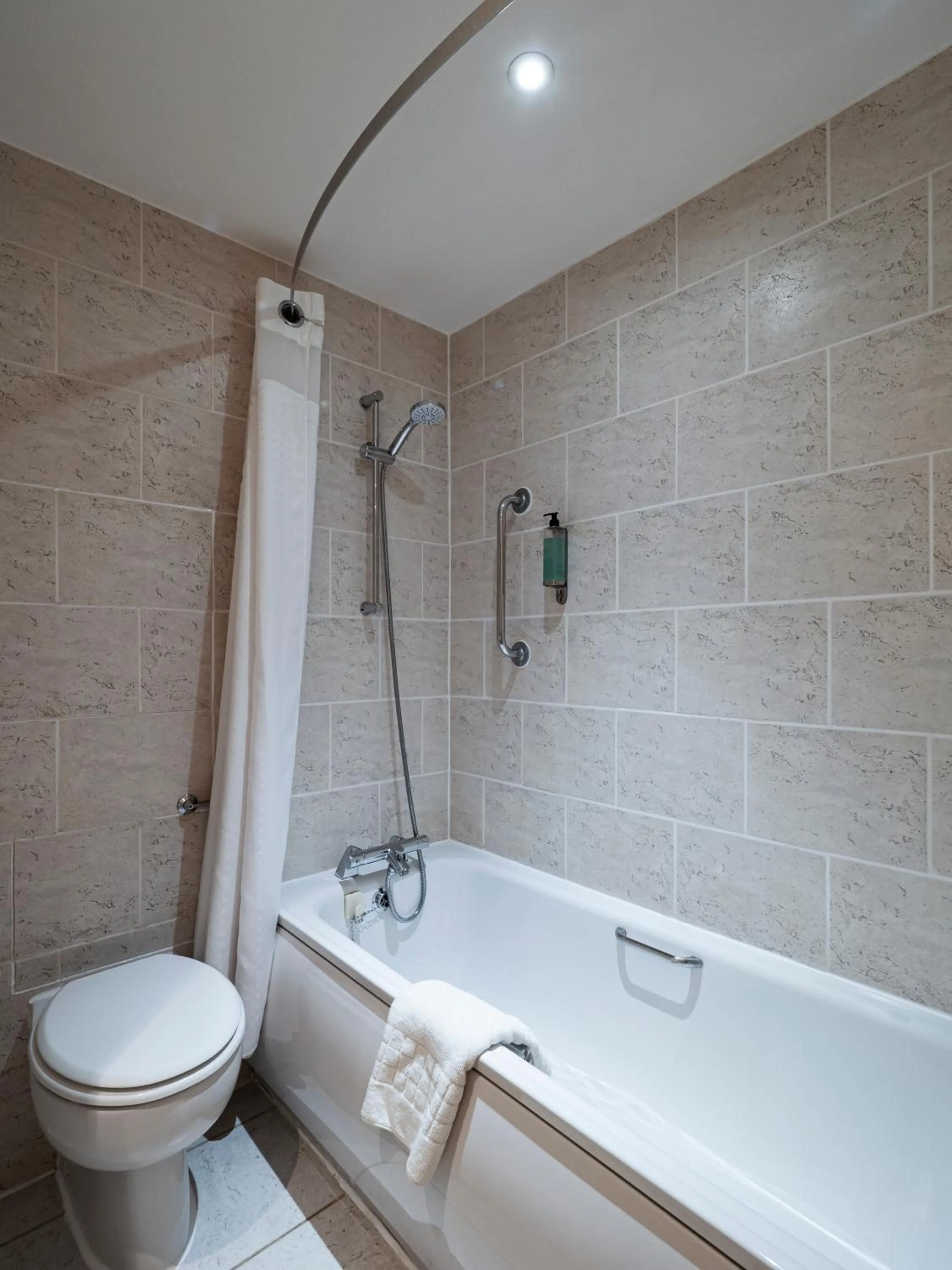 Bathroom in Holiday Inn Liverpool City Centre by IHG