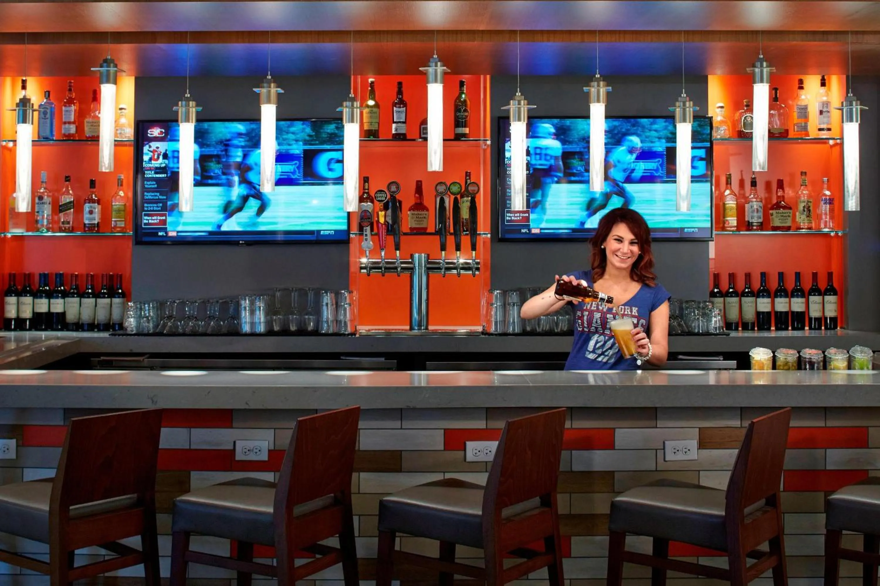 Lounge or bar in Courtyard by Marriott Lake George