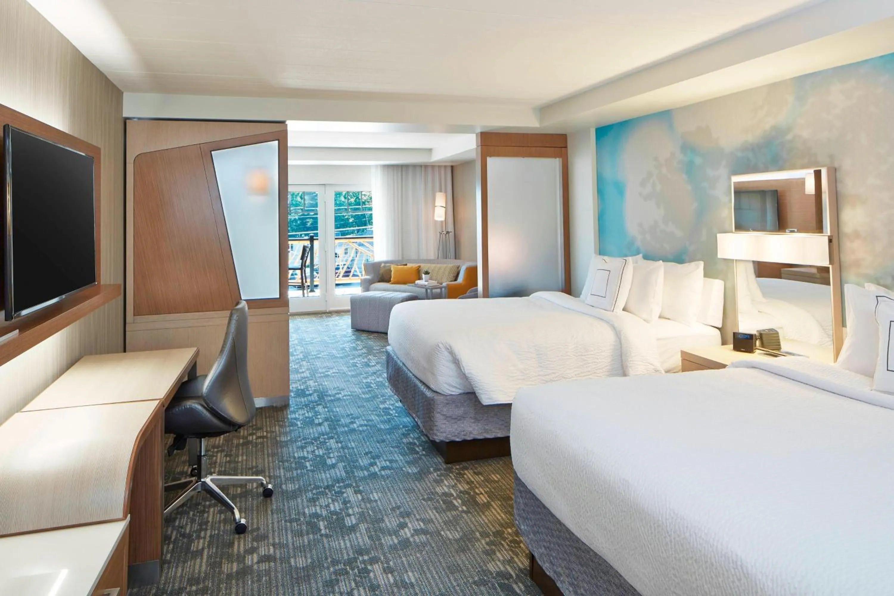 Photo of the whole room, Bed in Courtyard by Marriott Lake George