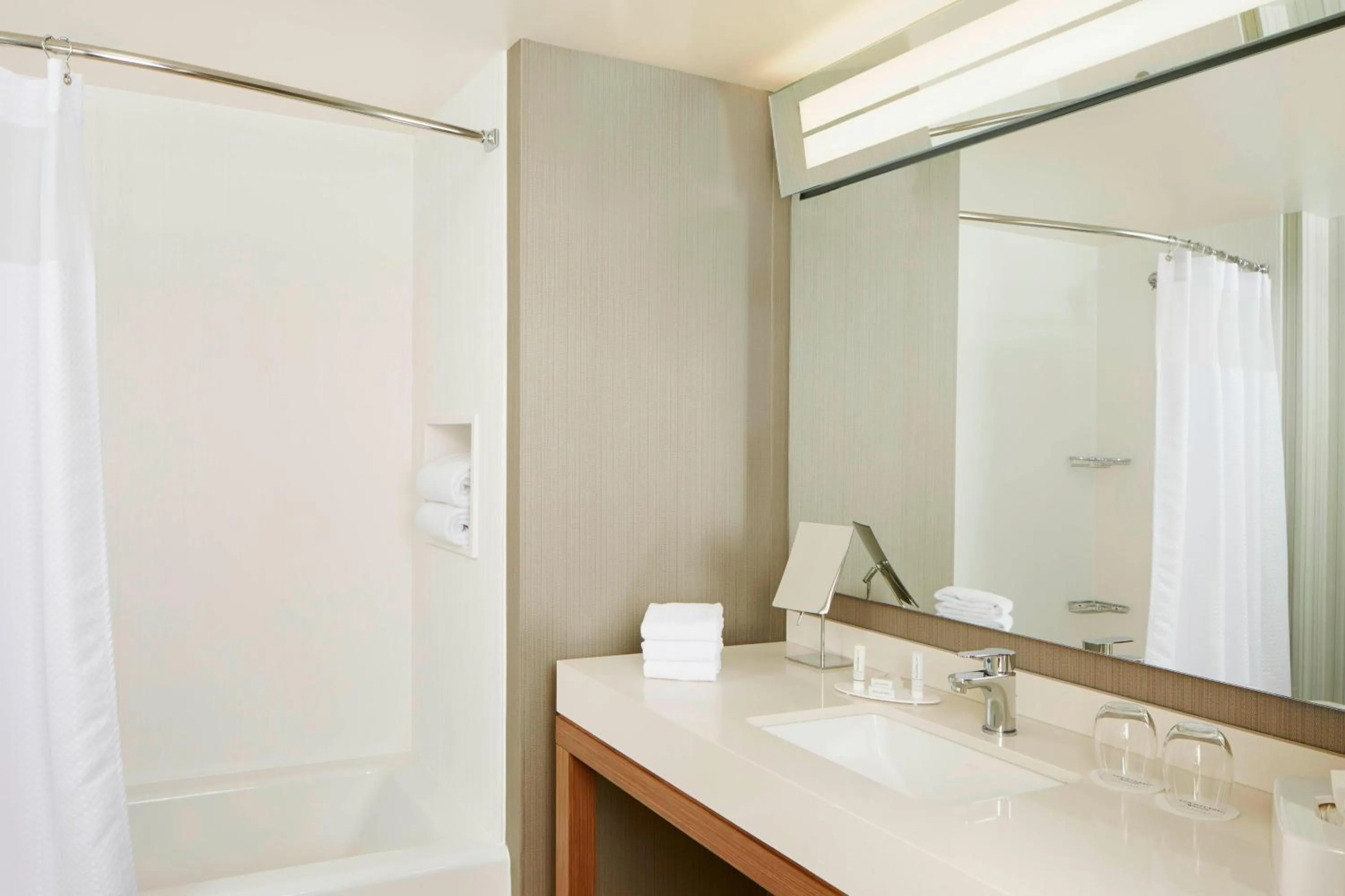 Bathroom in Courtyard by Marriott Lake George