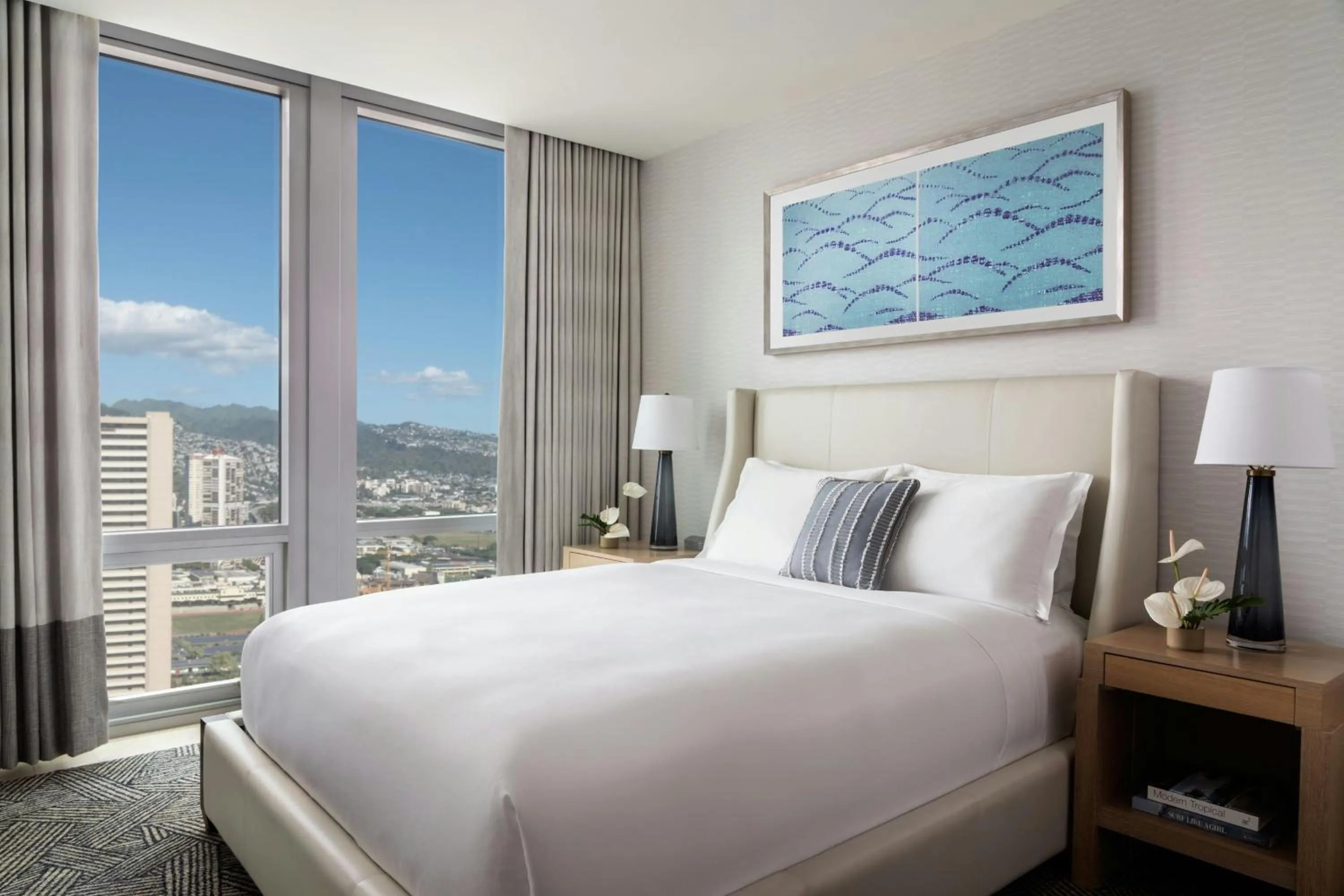 Bedroom, Bed in The Ritz-Carlton Residences, Waikiki Beach Hotel